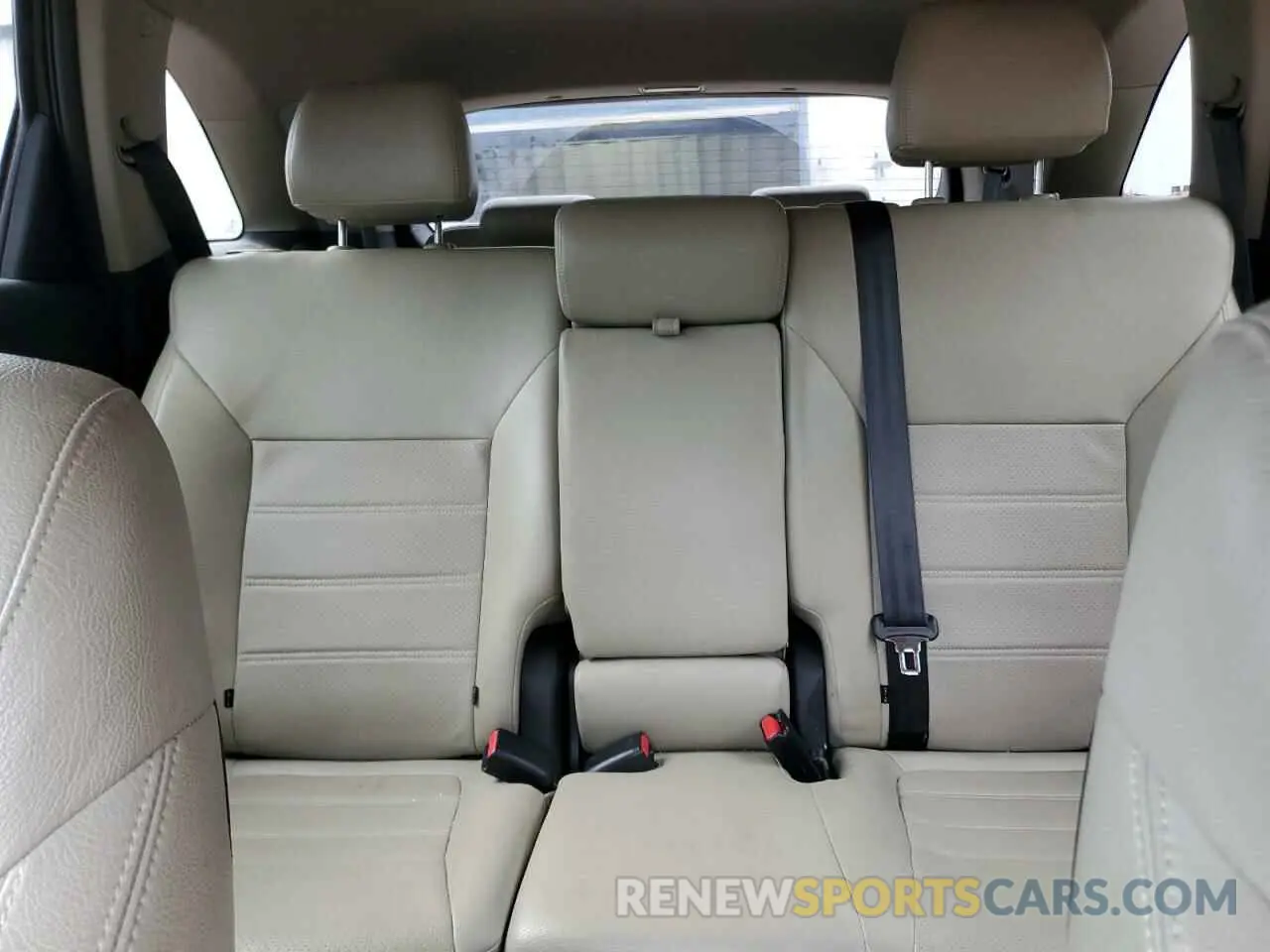 10 Photograph of a damaged car 5XYPG4A37KG480352 KIA SORENTO 2019