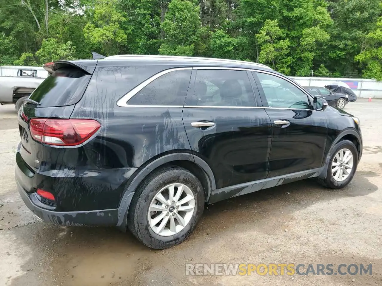 3 Photograph of a damaged car 5XYPG4A37KG480352 KIA SORENTO 2019