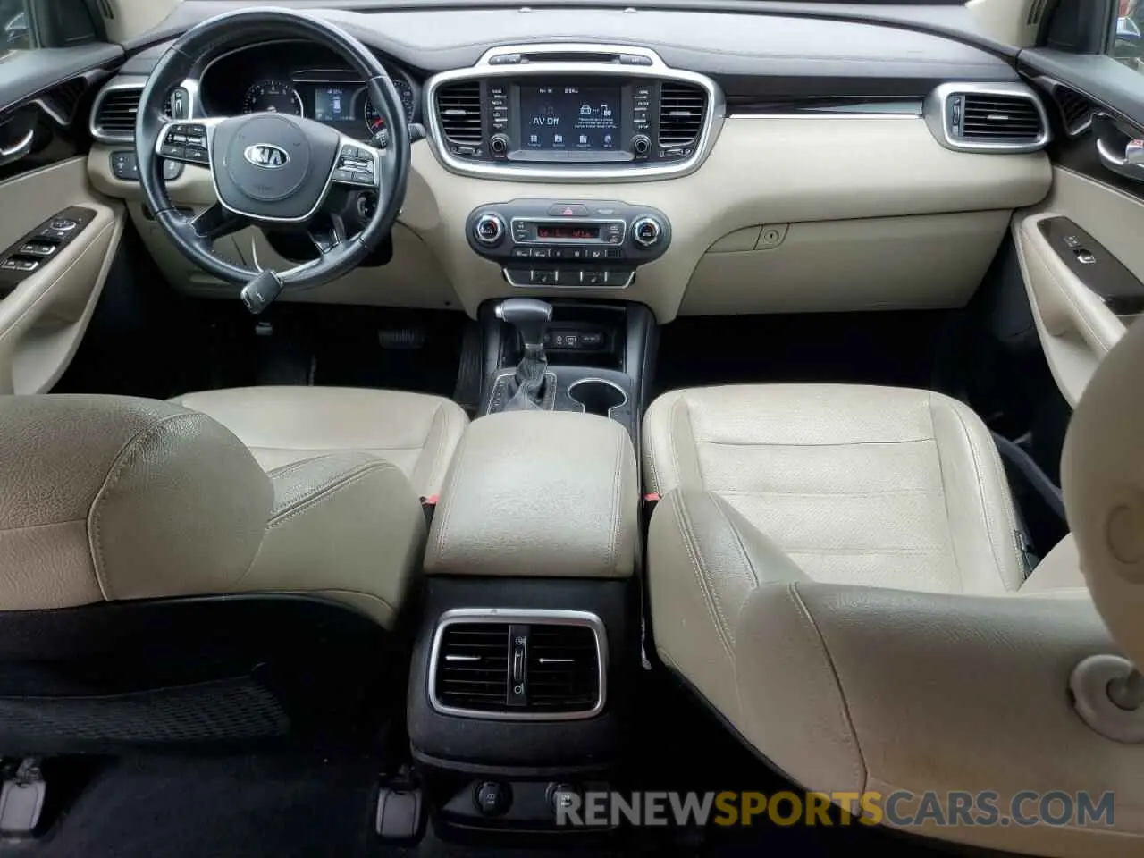8 Photograph of a damaged car 5XYPG4A37KG480352 KIA SORENTO 2019