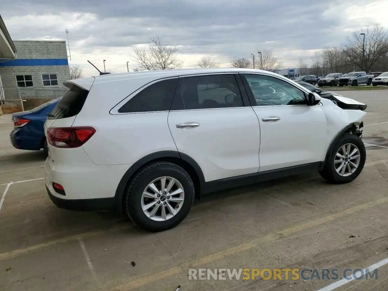 3 Photograph of a damaged car 5XYPG4A37KG512572 KIA SORENTO 2019