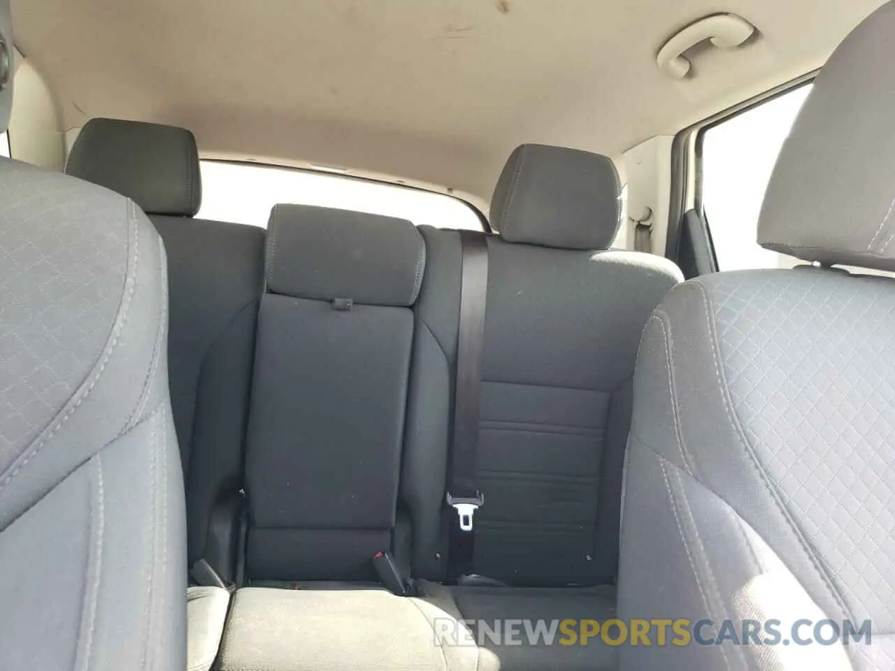 10 Photograph of a damaged car 5XYPG4A37KG516816 KIA SORENTO 2019