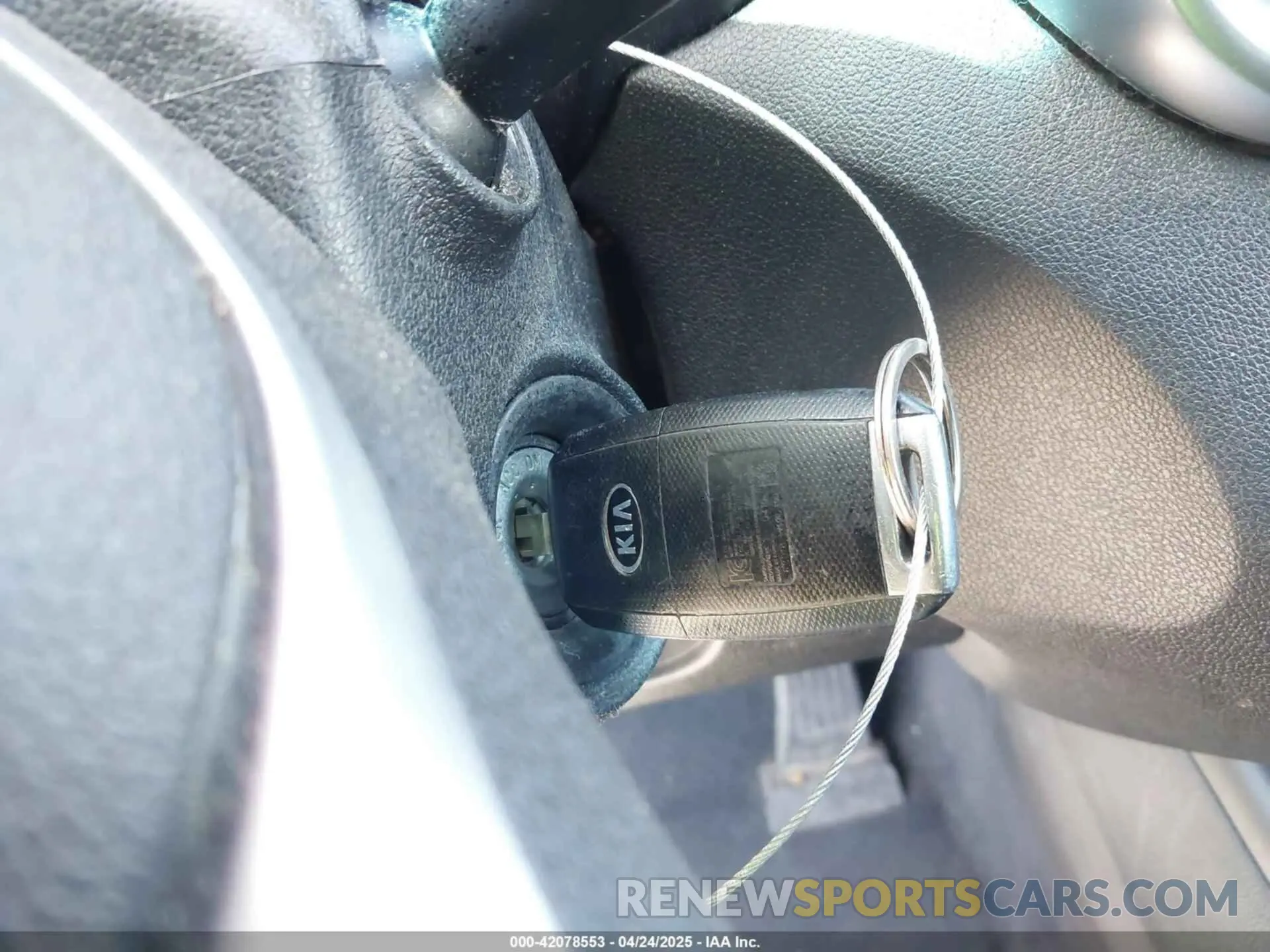 11 Photograph of a damaged car 5XYPG4A37KG530909 KIA SORENTO 2019