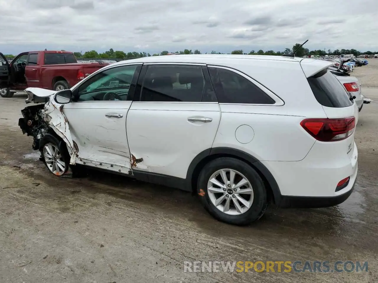 2 Photograph of a damaged car 5XYPG4A37KG531610 KIA SORENTO 2019