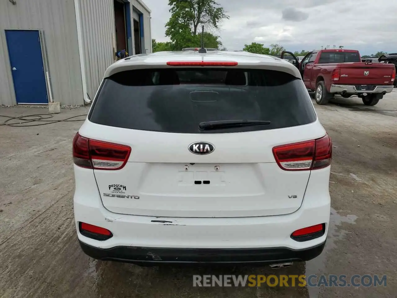 6 Photograph of a damaged car 5XYPG4A37KG531610 KIA SORENTO 2019