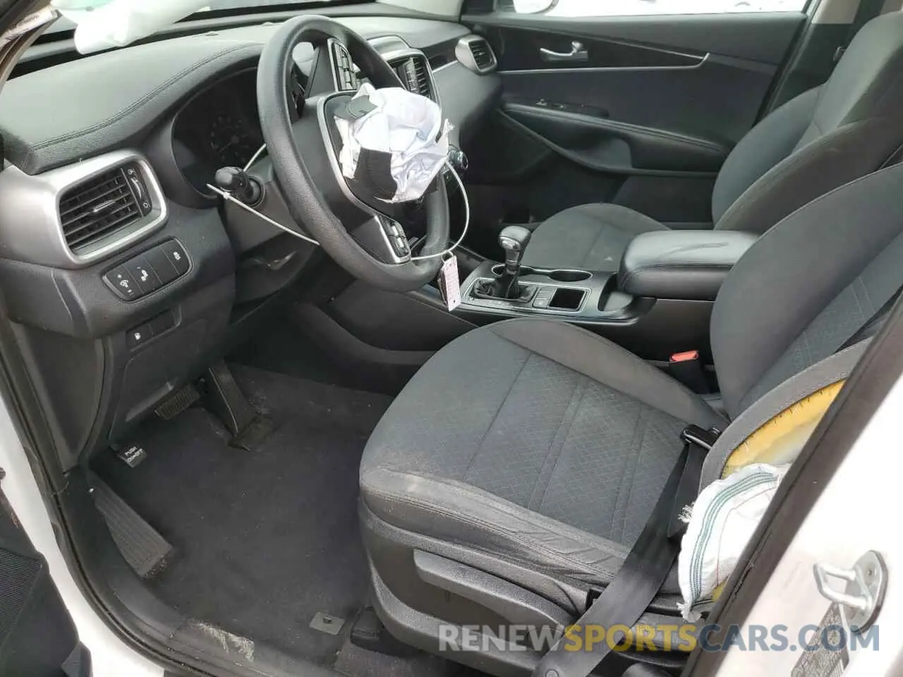 7 Photograph of a damaged car 5XYPG4A37KG531610 KIA SORENTO 2019