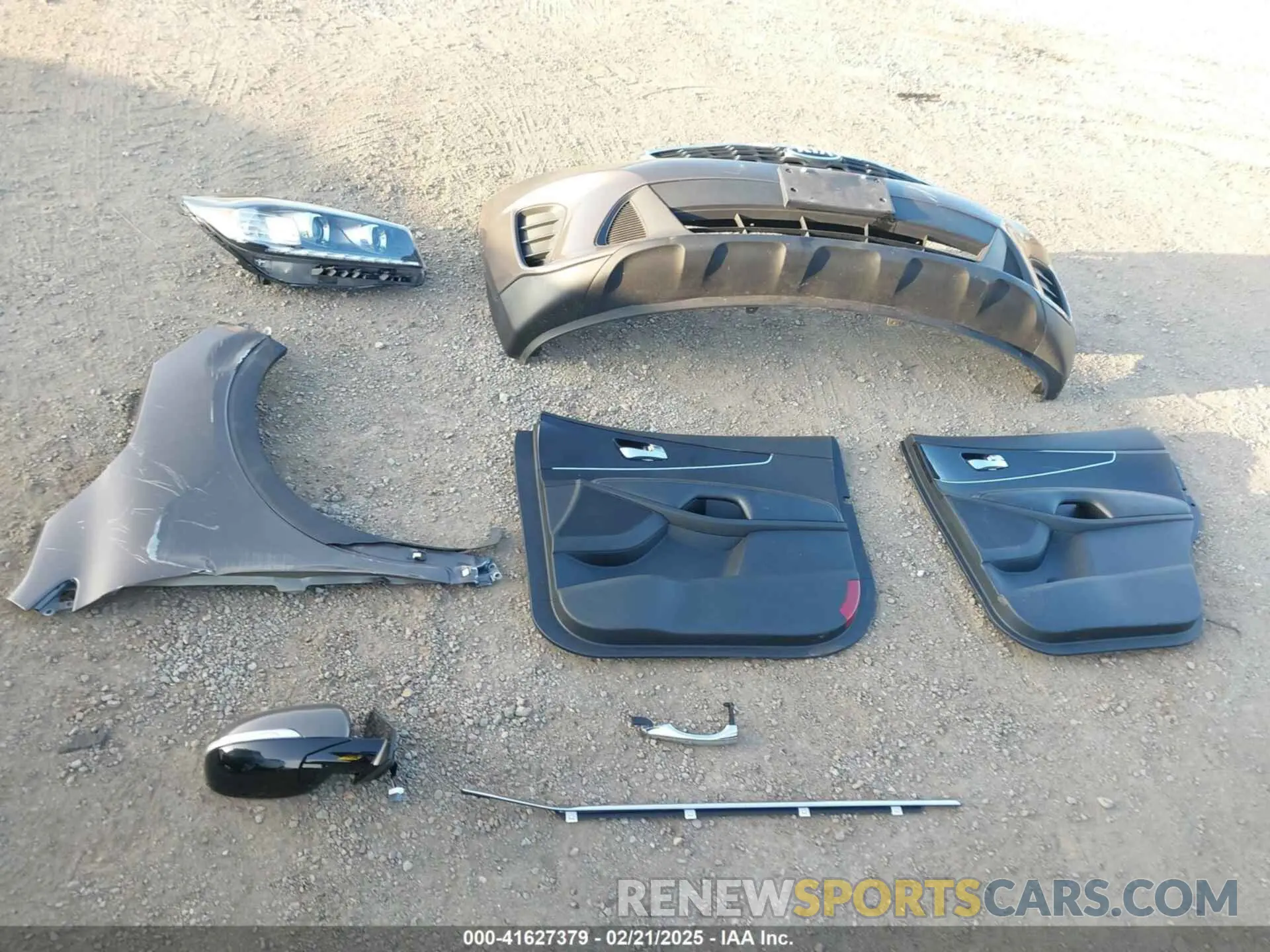12 Photograph of a damaged car 5XYPG4A37KG552232 KIA SORENTO 2019