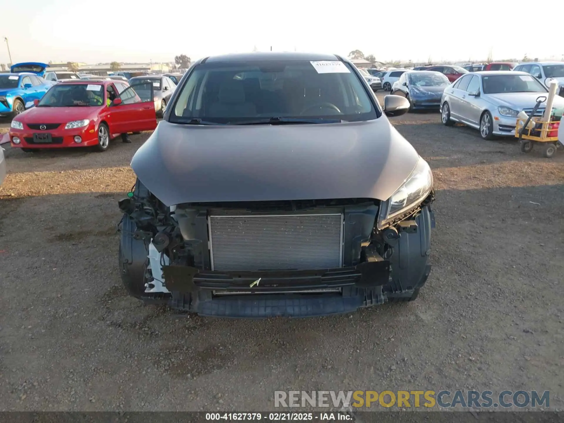 13 Photograph of a damaged car 5XYPG4A37KG552232 KIA SORENTO 2019
