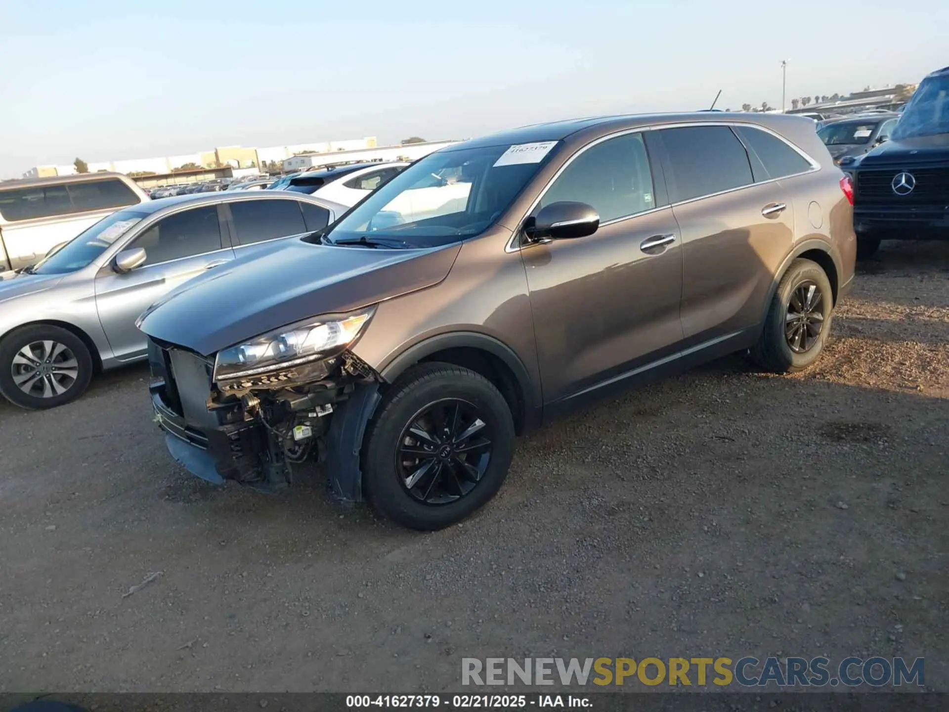 2 Photograph of a damaged car 5XYPG4A37KG552232 KIA SORENTO 2019