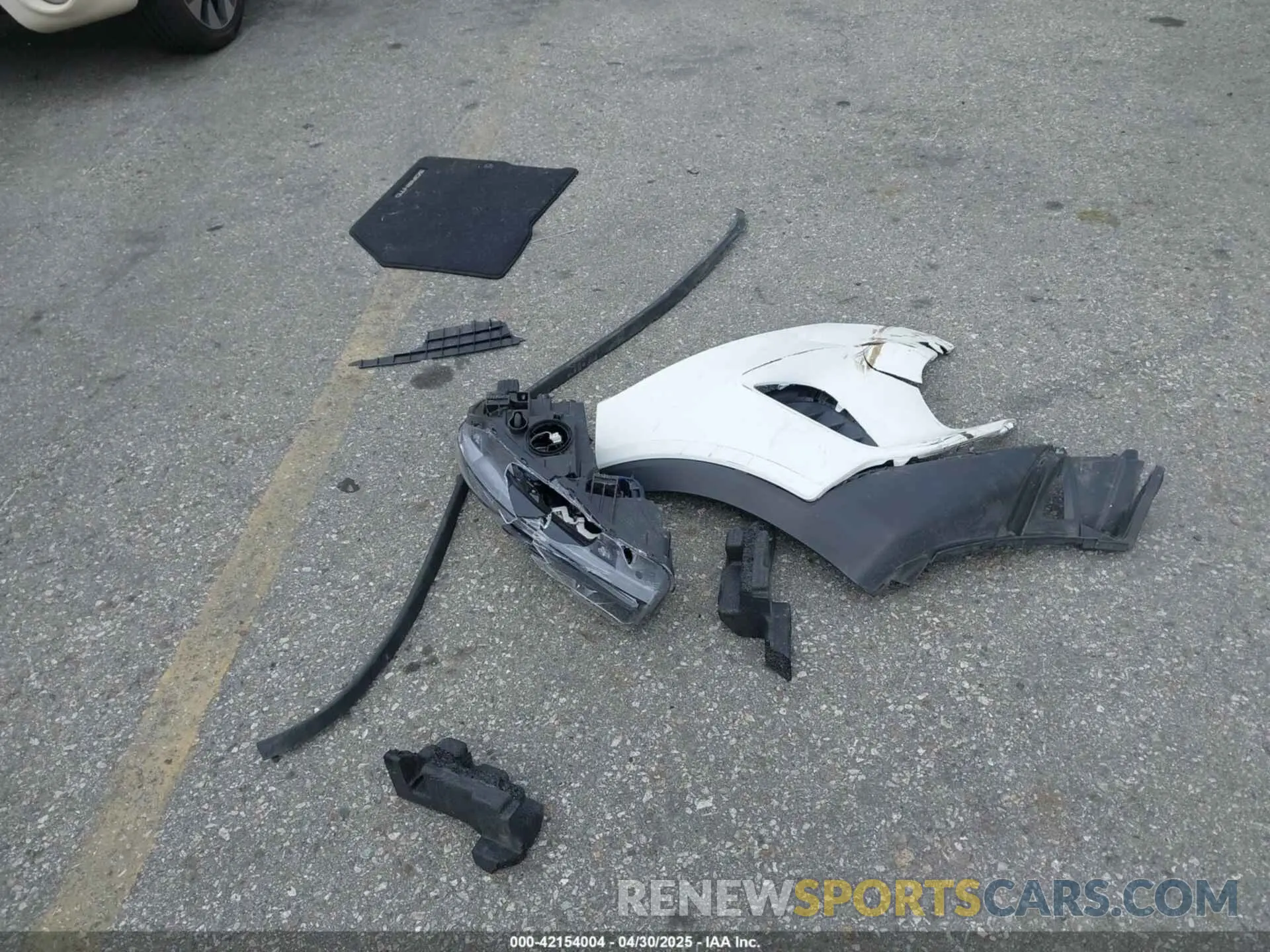 12 Photograph of a damaged car 5XYPG4A37KG589572 KIA SORENTO 2019