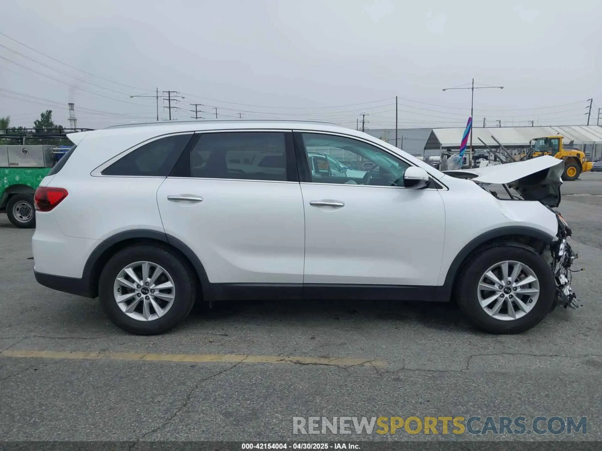 14 Photograph of a damaged car 5XYPG4A37KG589572 KIA SORENTO 2019