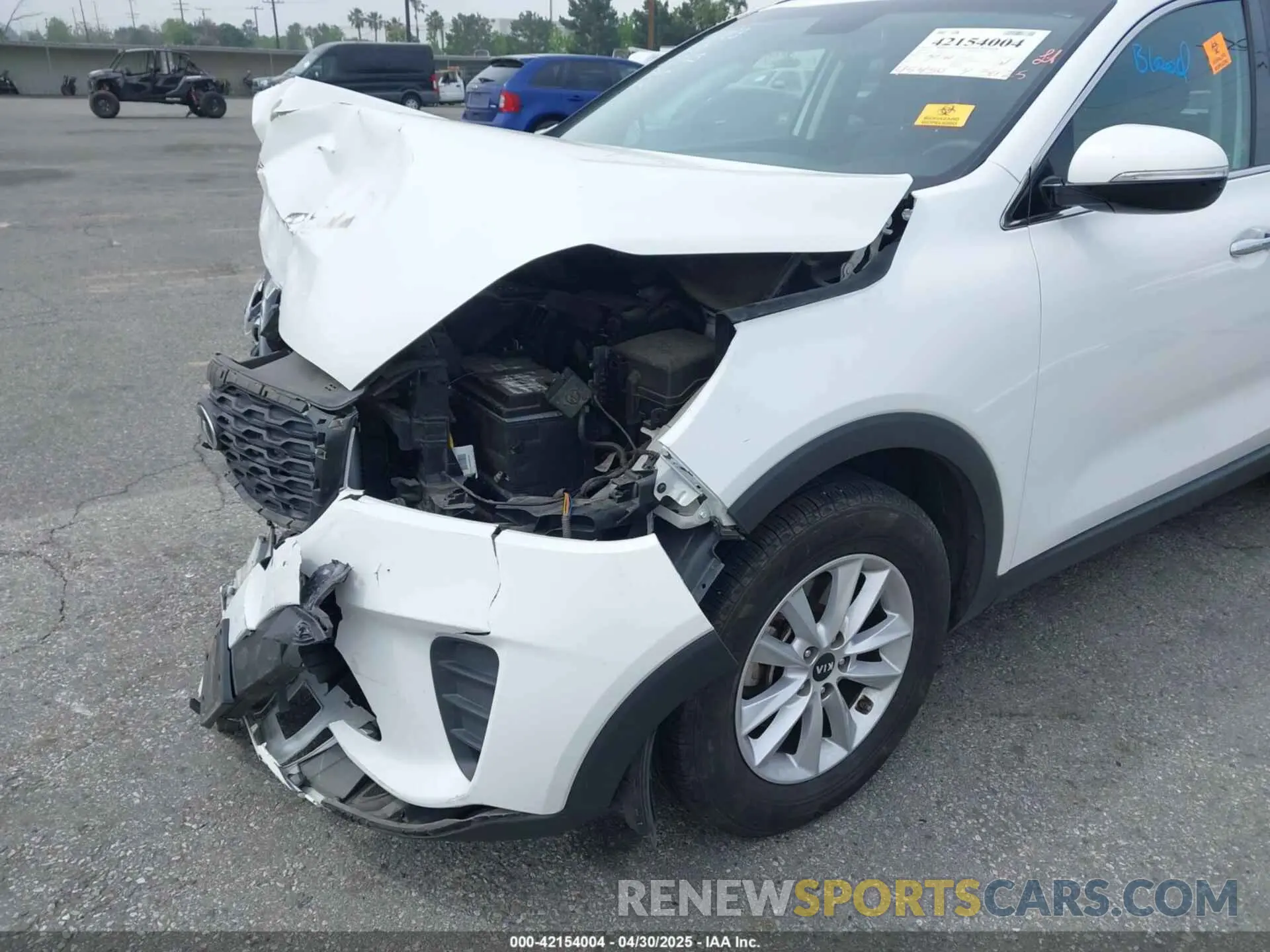 18 Photograph of a damaged car 5XYPG4A37KG589572 KIA SORENTO 2019