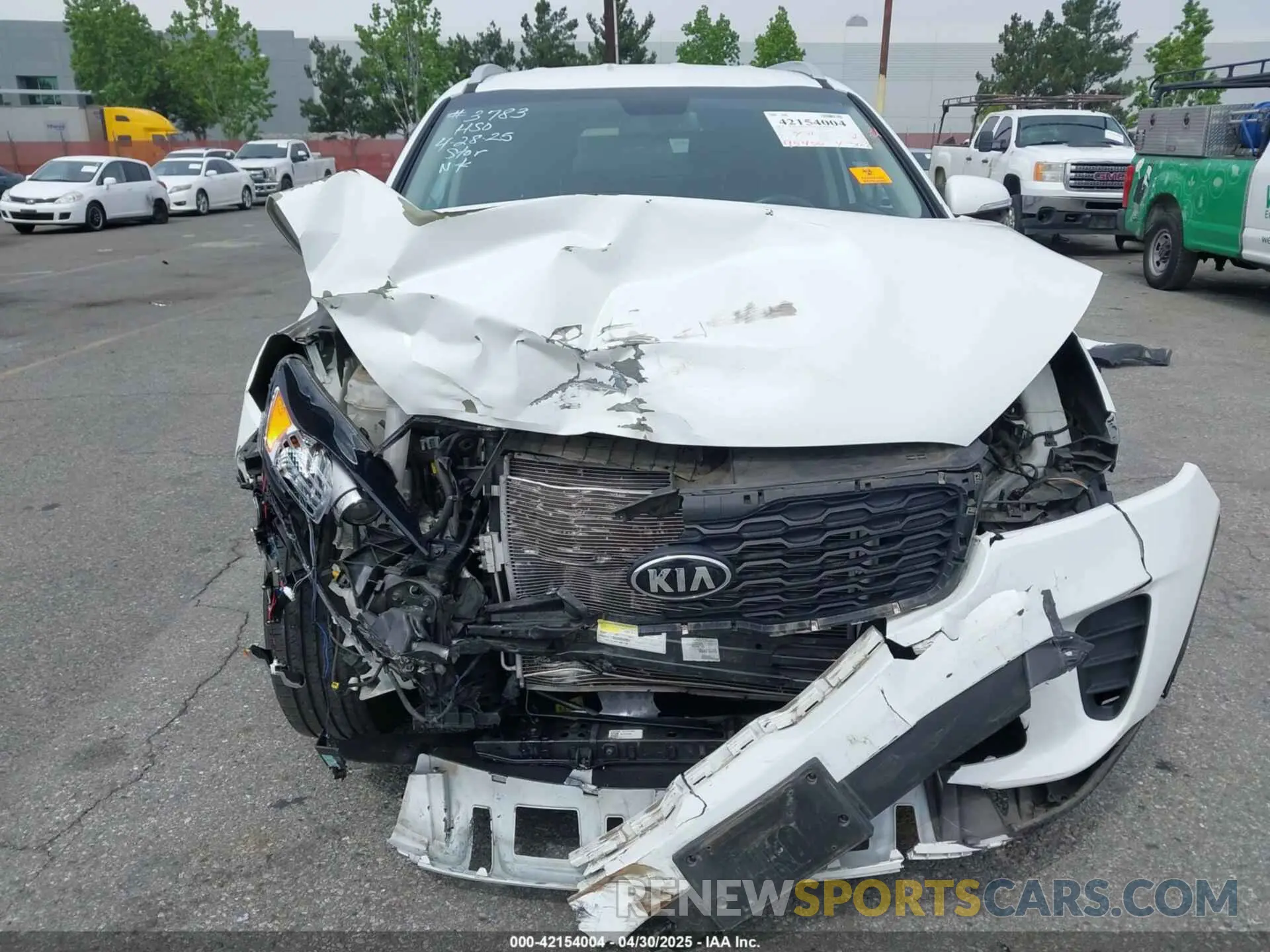 6 Photograph of a damaged car 5XYPG4A37KG589572 KIA SORENTO 2019