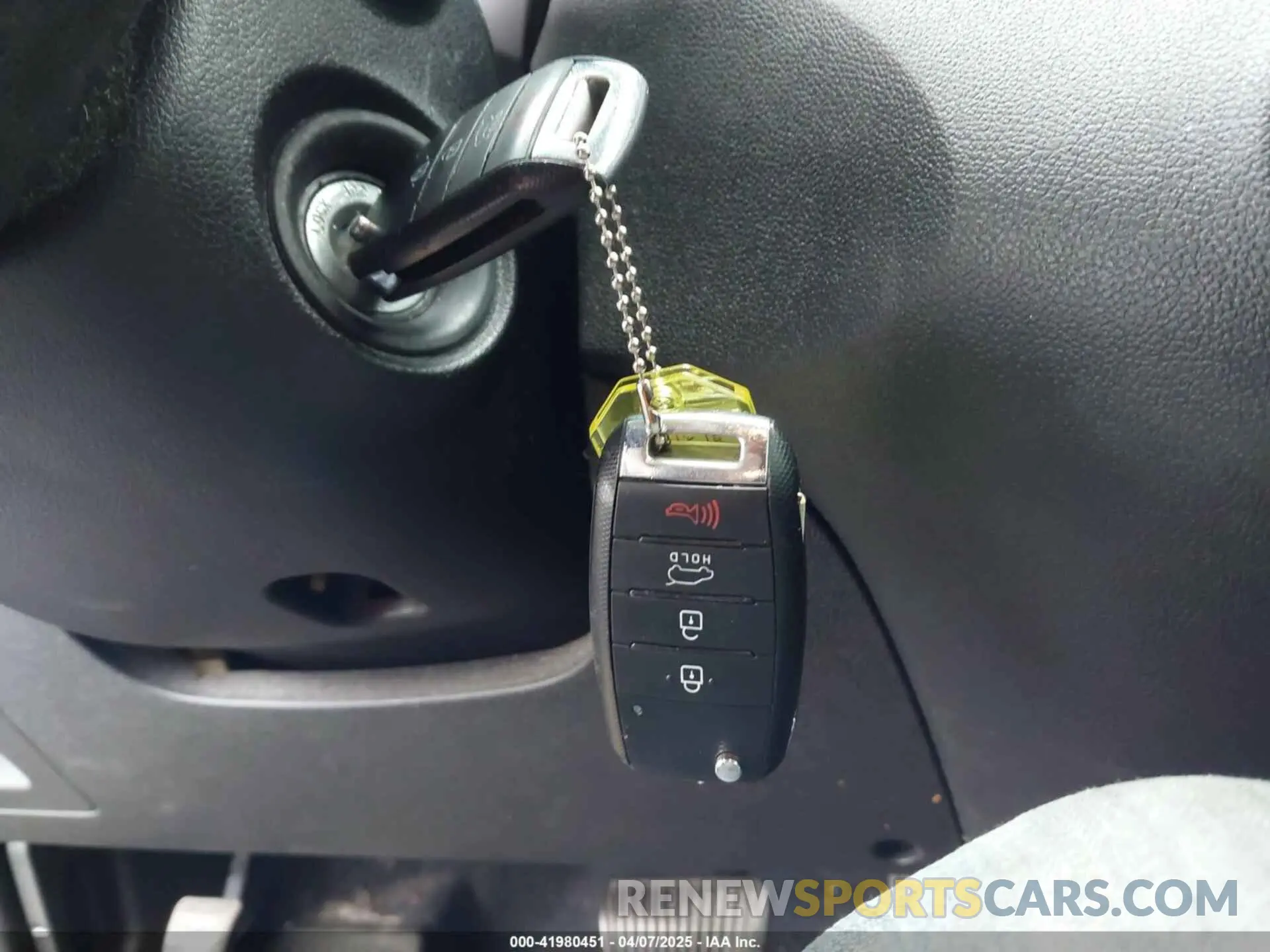 11 Photograph of a damaged car 5XYPG4A37KG597655 KIA SORENTO 2019
