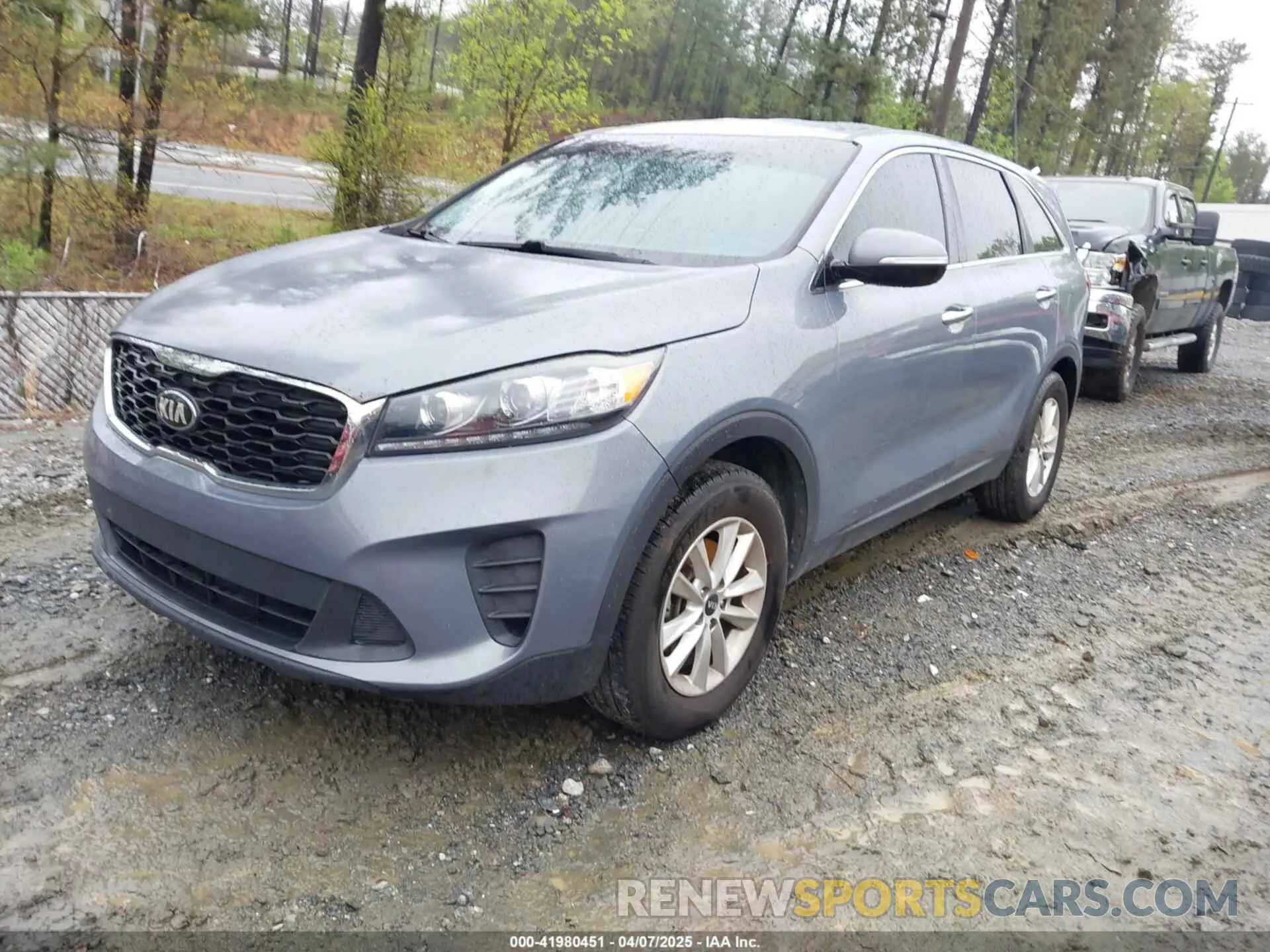 2 Photograph of a damaged car 5XYPG4A37KG597655 KIA SORENTO 2019