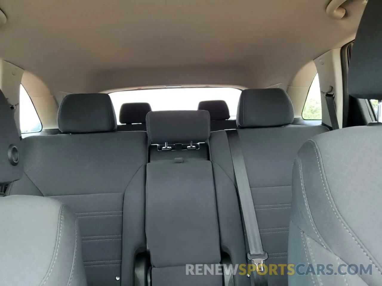 10 Photograph of a damaged car 5XYPG4A38KG466279 KIA SORENTO 2019
