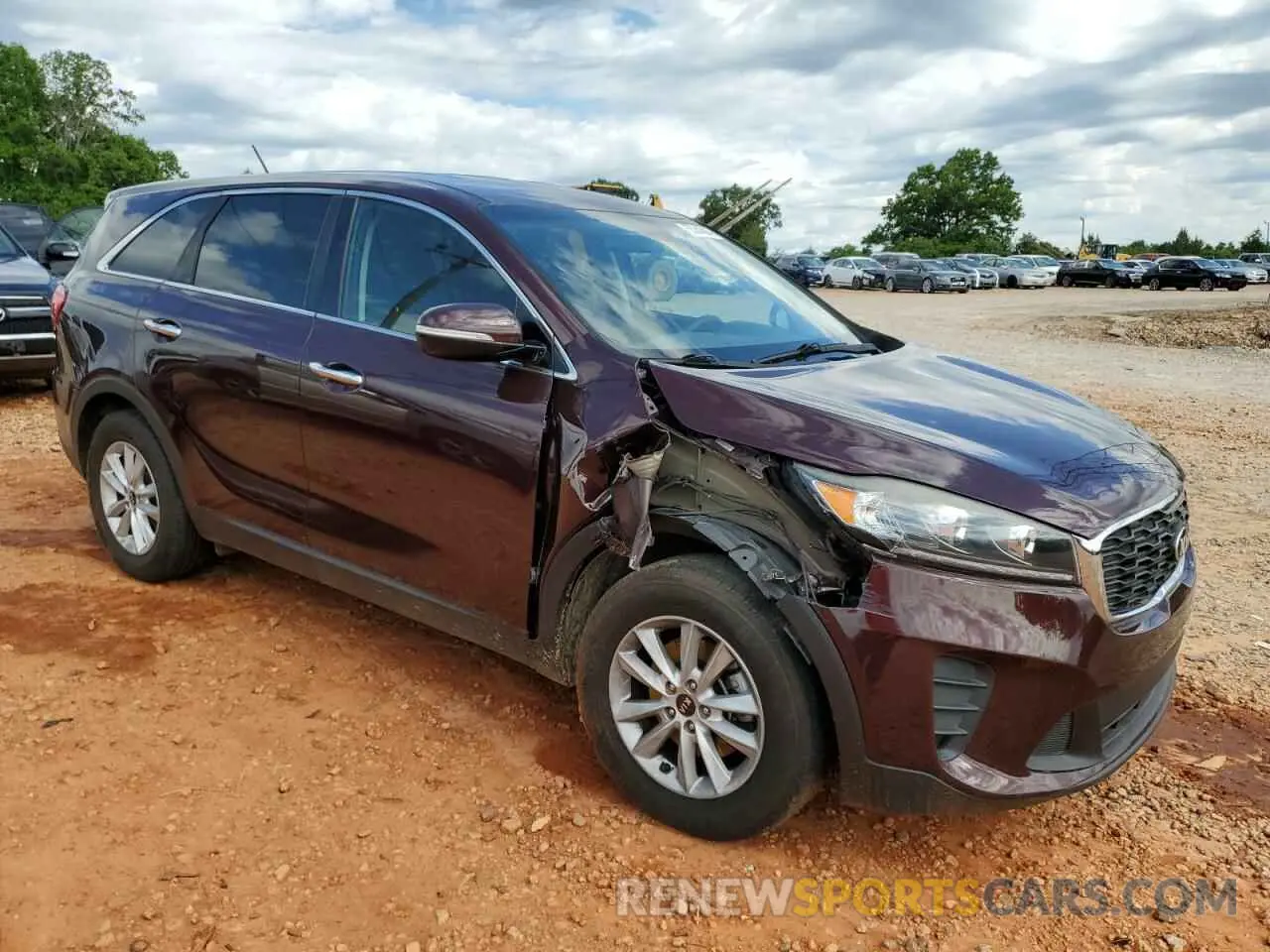 4 Photograph of a damaged car 5XYPG4A38KG466279 KIA SORENTO 2019