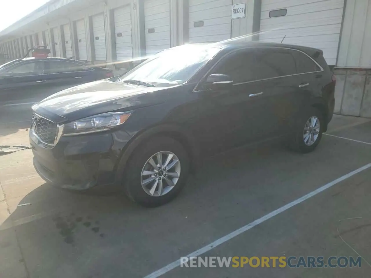 1 Photograph of a damaged car 5XYPG4A38KG467092 KIA SORENTO 2019