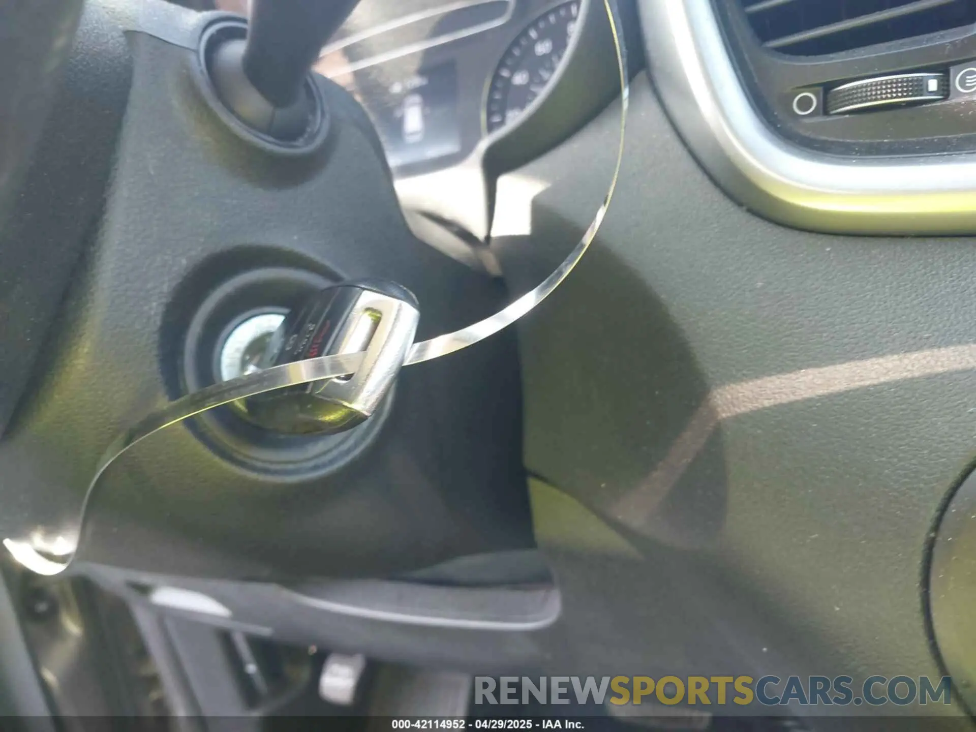 11 Photograph of a damaged car 5XYPG4A38KG506389 KIA SORENTO 2019