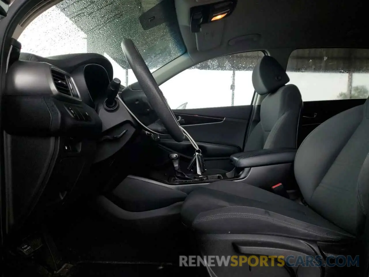 7 Photograph of a damaged car 5XYPG4A38KG514797 KIA SORENTO 2019
