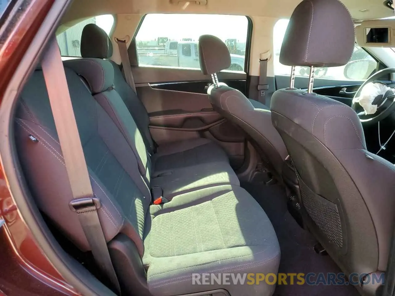 12 Photograph of a damaged car 5XYPG4A38KG517845 KIA SORENTO 2019