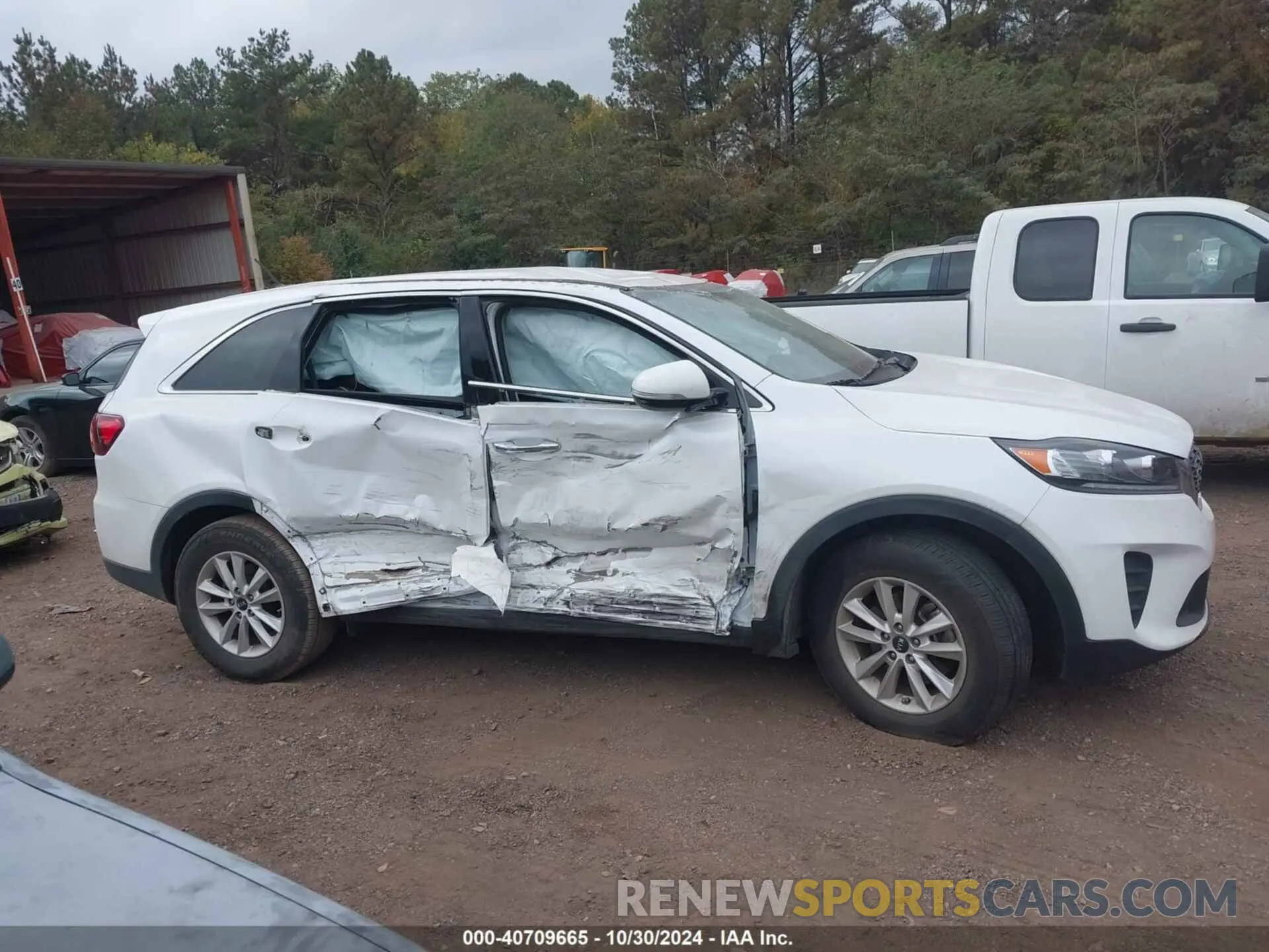 13 Photograph of a damaged car 5XYPG4A38KG521572 KIA SORENTO 2019