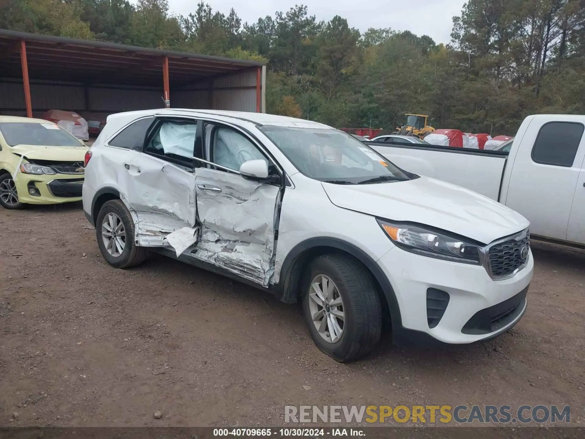 6 Photograph of a damaged car 5XYPG4A38KG521572 KIA SORENTO 2019
