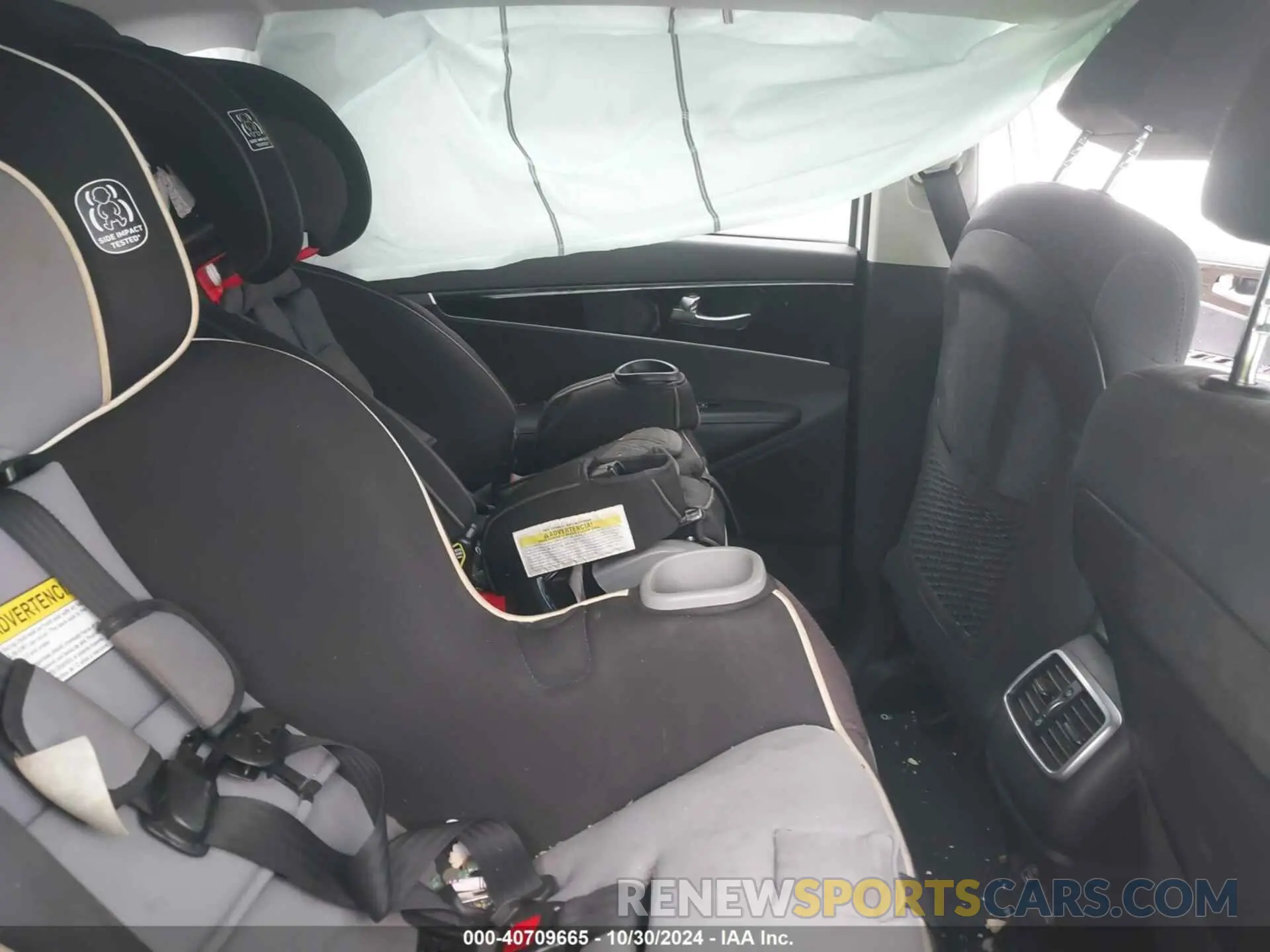 8 Photograph of a damaged car 5XYPG4A38KG521572 KIA SORENTO 2019