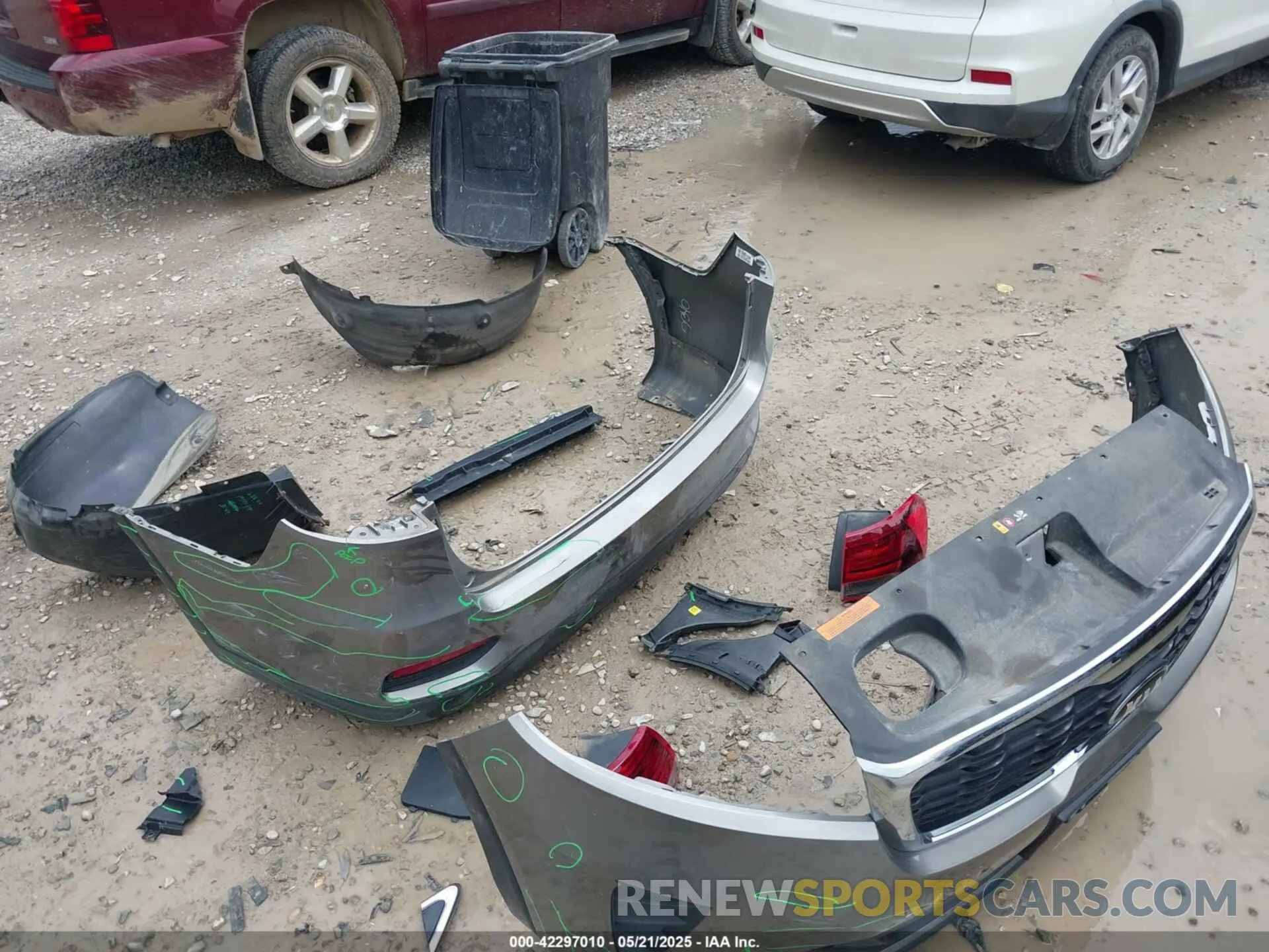 12 Photograph of a damaged car 5XYPG4A38KG533060 KIA SORENTO 2019