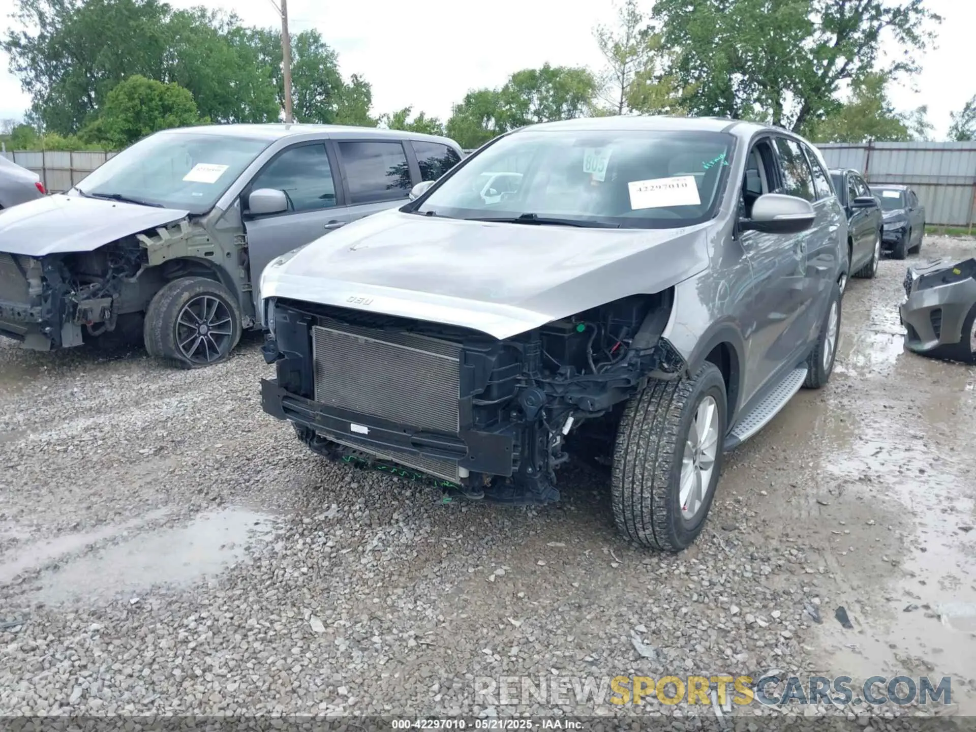 6 Photograph of a damaged car 5XYPG4A38KG533060 KIA SORENTO 2019