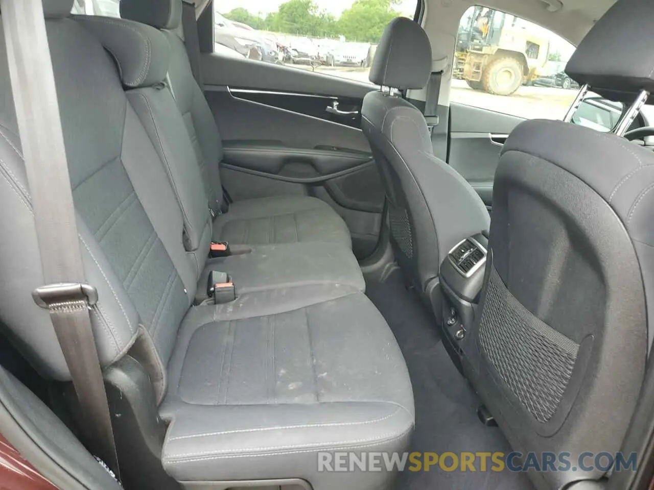 11 Photograph of a damaged car 5XYPG4A38KG539148 KIA SORENTO 2019