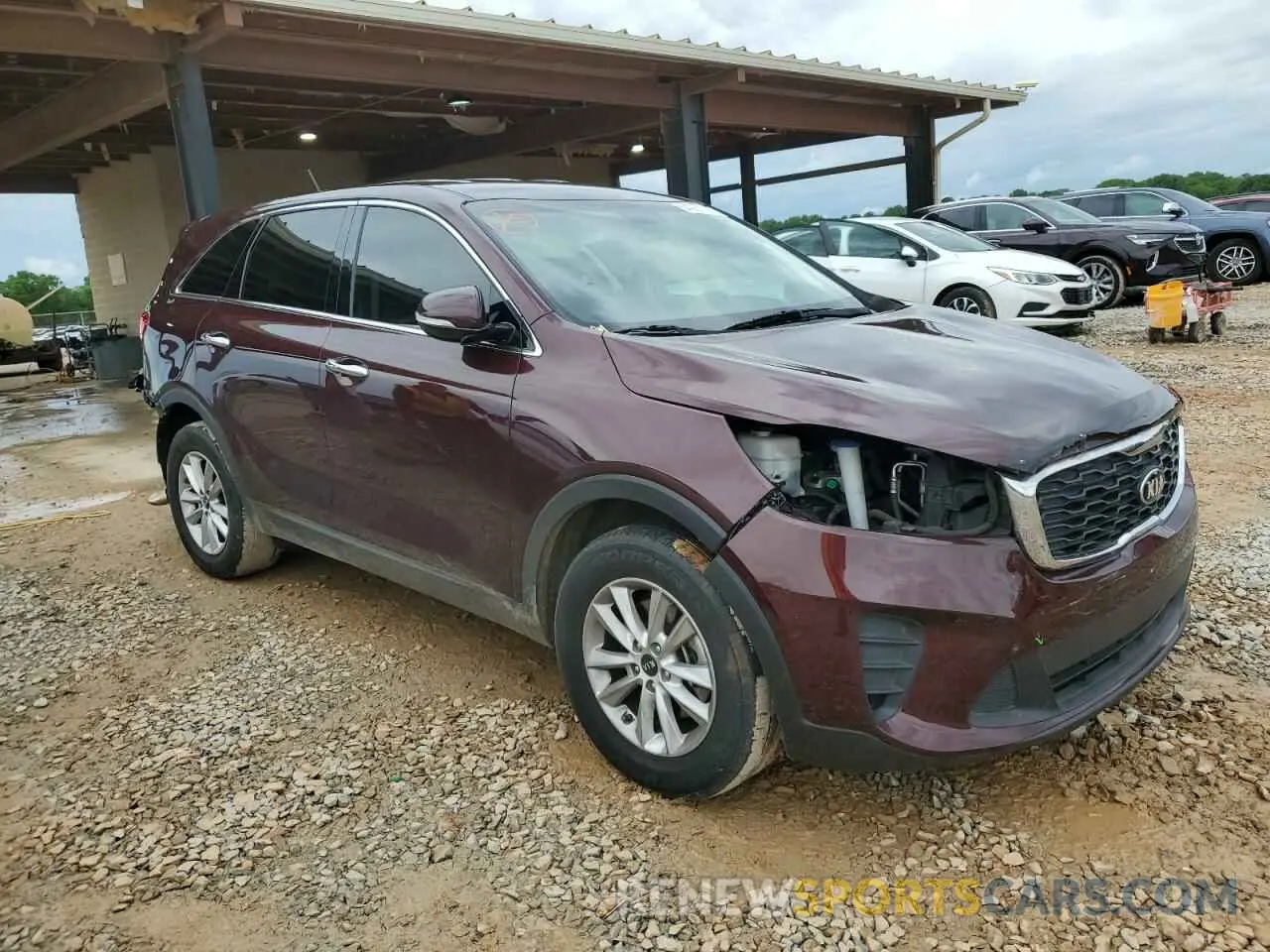 4 Photograph of a damaged car 5XYPG4A38KG539148 KIA SORENTO 2019