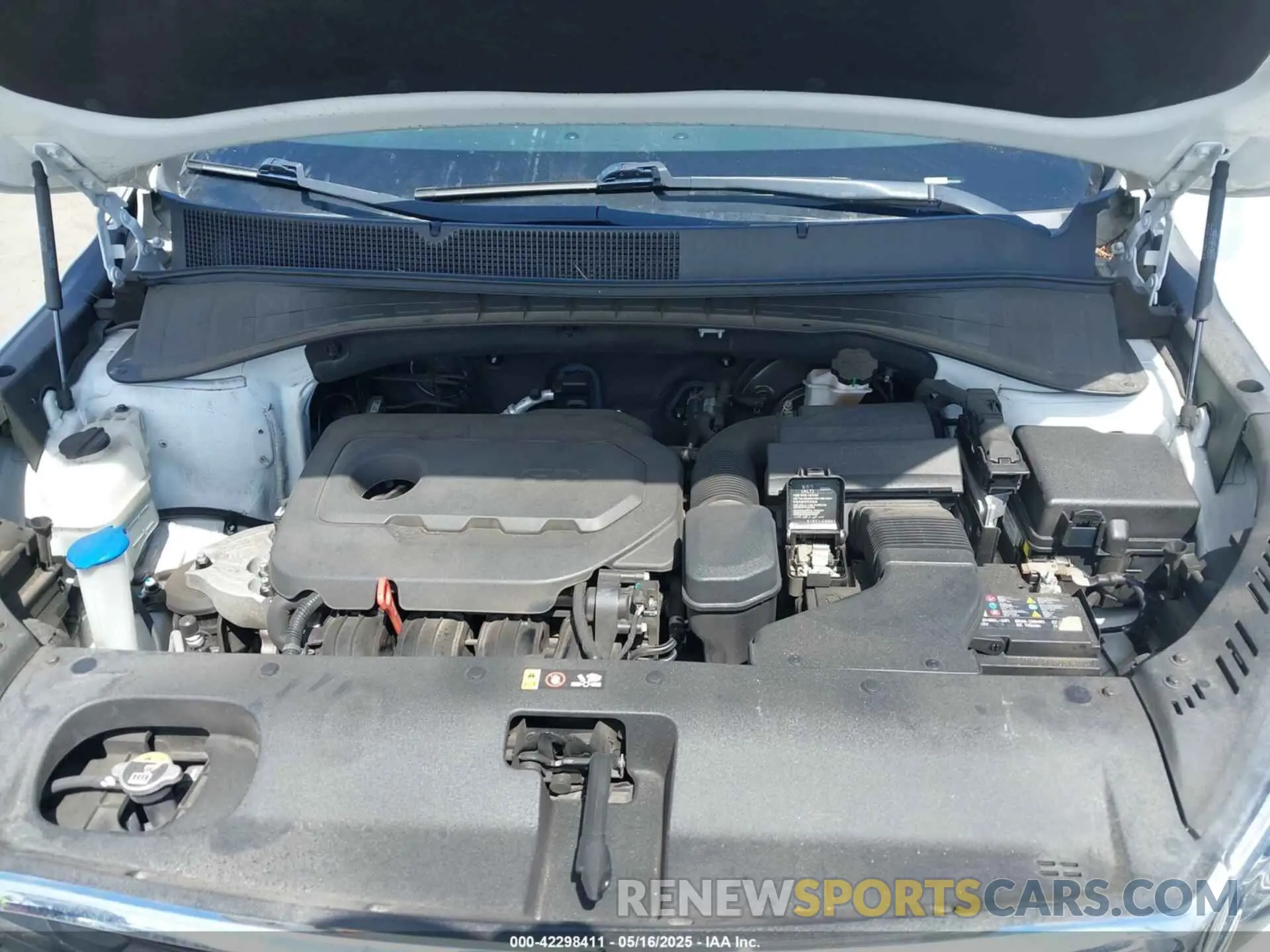 10 Photograph of a damaged car 5XYPG4A38KG550585 KIA SORENTO 2019