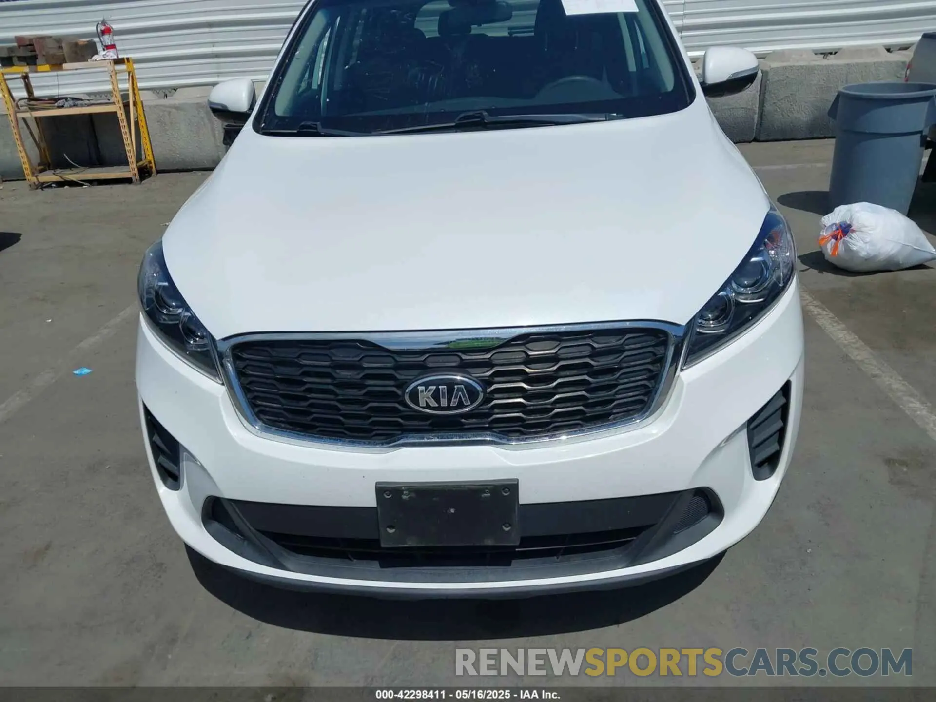 12 Photograph of a damaged car 5XYPG4A38KG550585 KIA SORENTO 2019