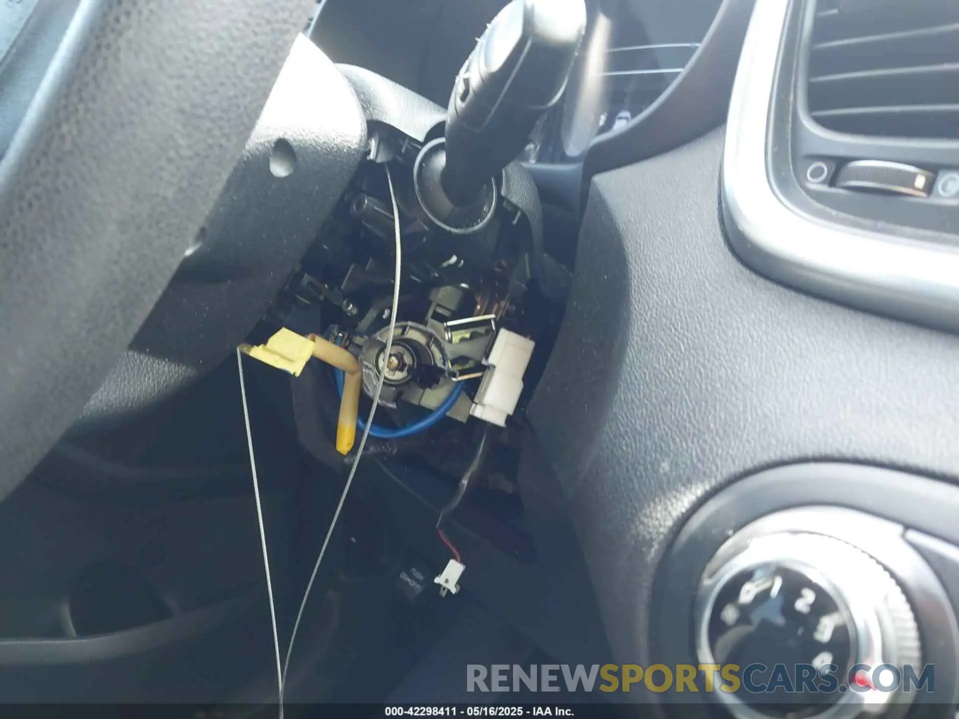 6 Photograph of a damaged car 5XYPG4A38KG550585 KIA SORENTO 2019