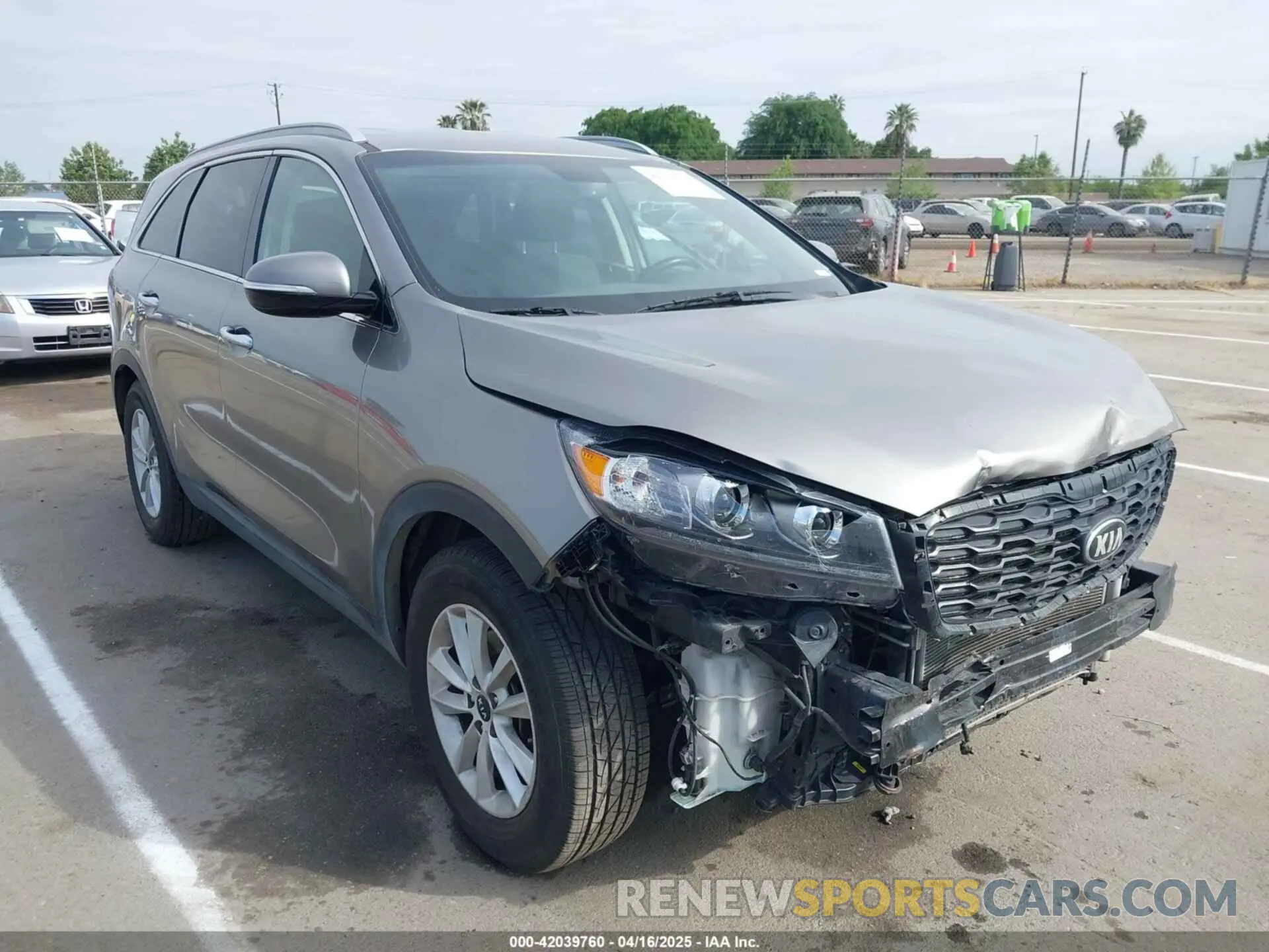 1 Photograph of a damaged car 5XYPG4A38KG550800 KIA SORENTO 2019