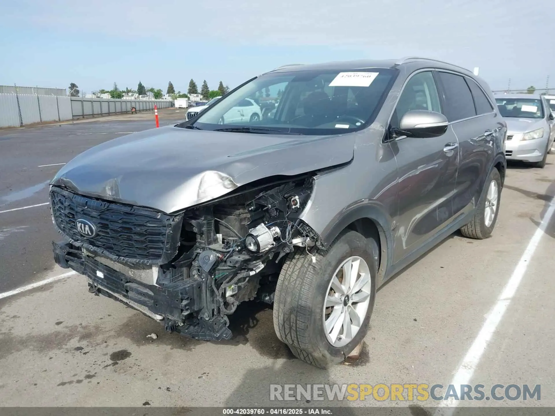2 Photograph of a damaged car 5XYPG4A38KG550800 KIA SORENTO 2019