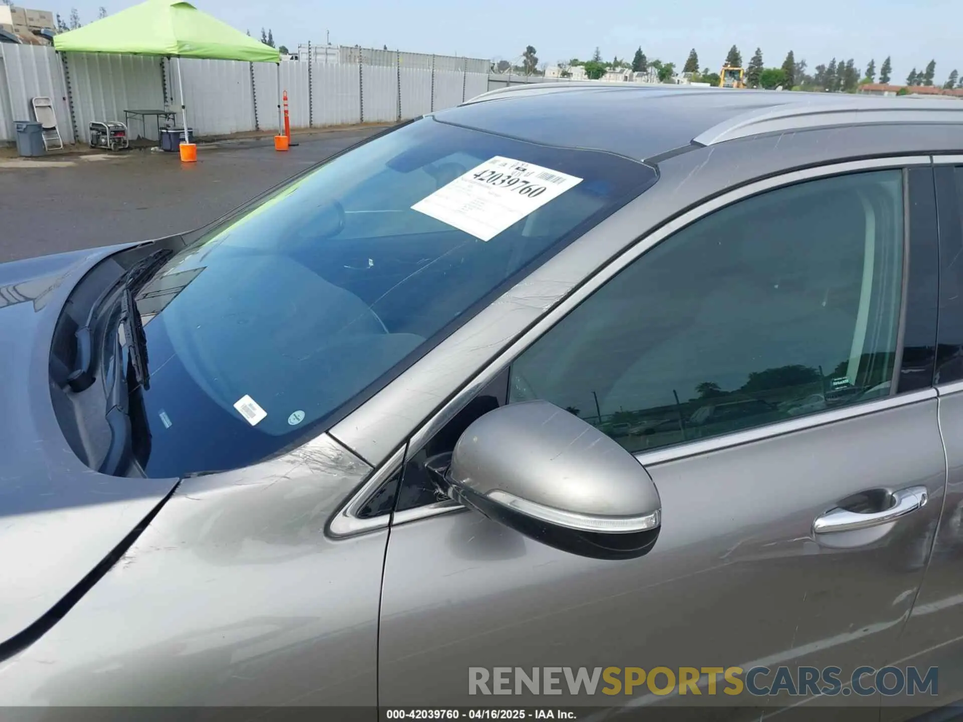 20 Photograph of a damaged car 5XYPG4A38KG550800 KIA SORENTO 2019