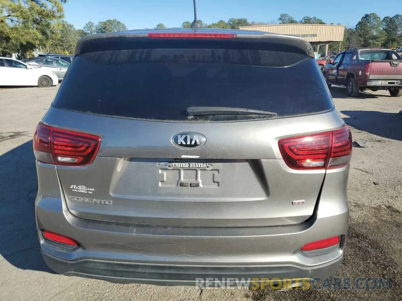 6 Photograph of a damaged car 5XYPG4A38KG551378 KIA SORENTO 2019