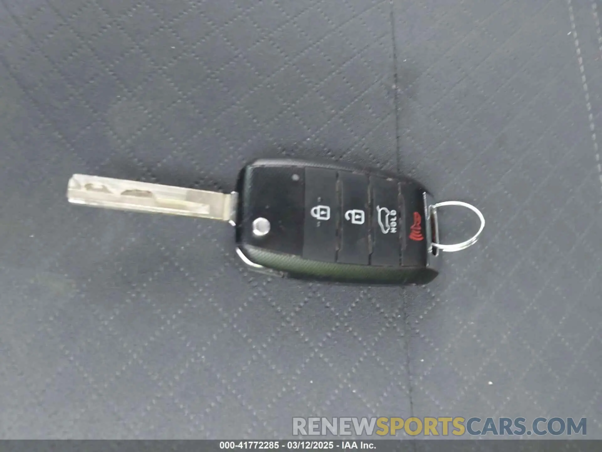 11 Photograph of a damaged car 5XYPG4A38KG555012 KIA SORENTO 2019