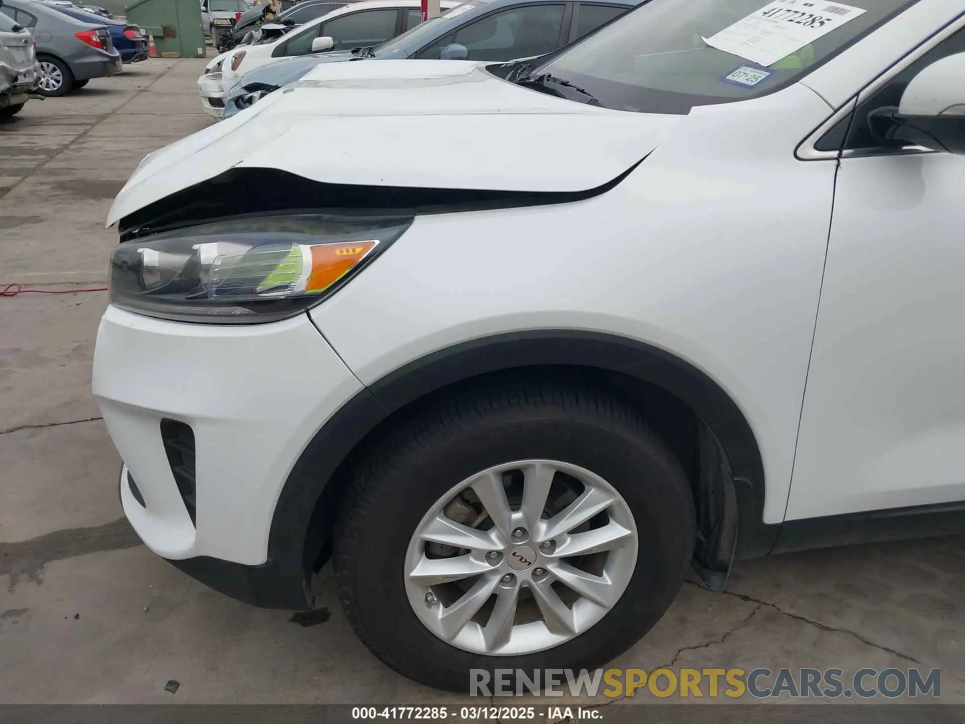 19 Photograph of a damaged car 5XYPG4A38KG555012 KIA SORENTO 2019