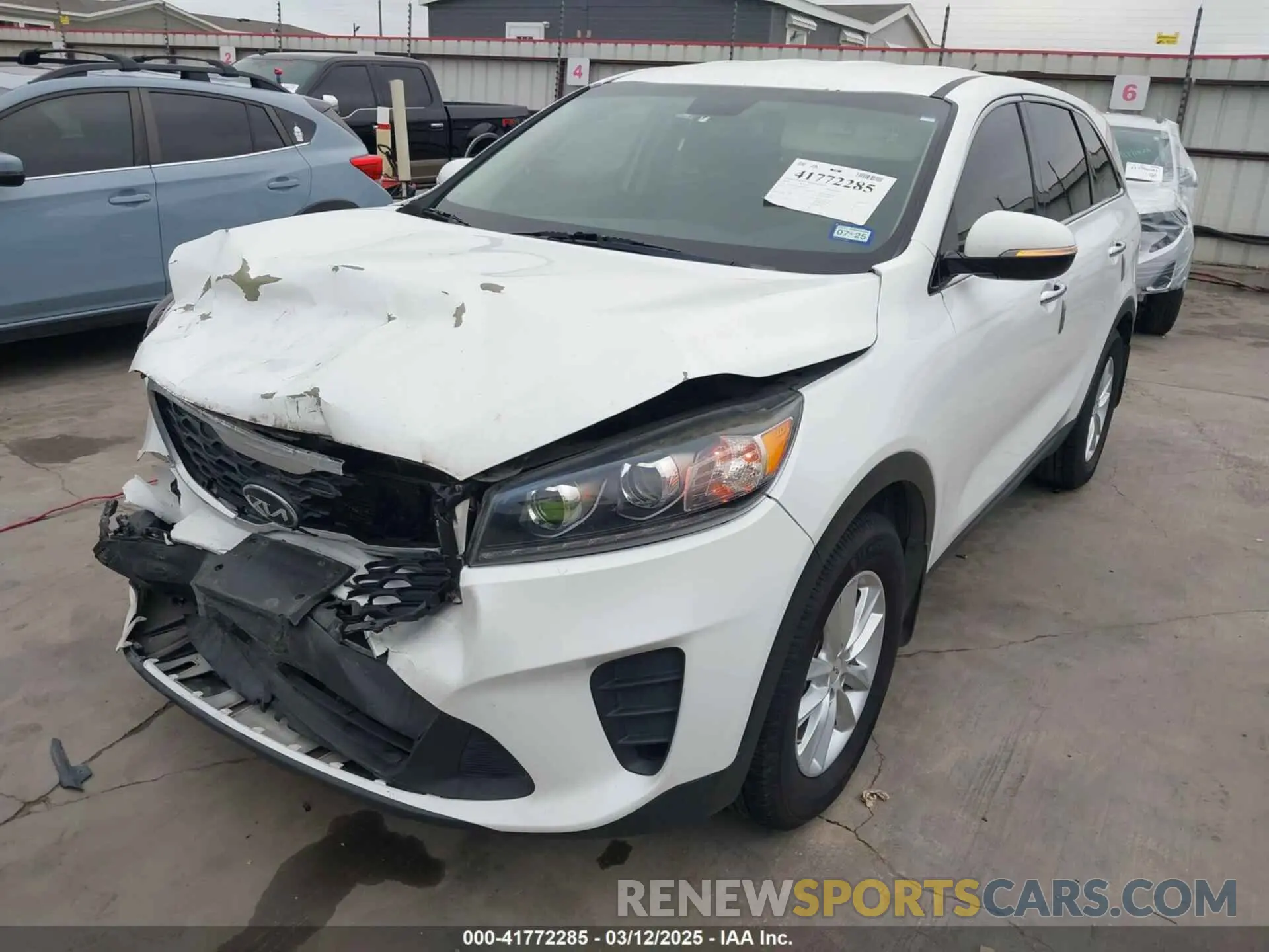 2 Photograph of a damaged car 5XYPG4A38KG555012 KIA SORENTO 2019