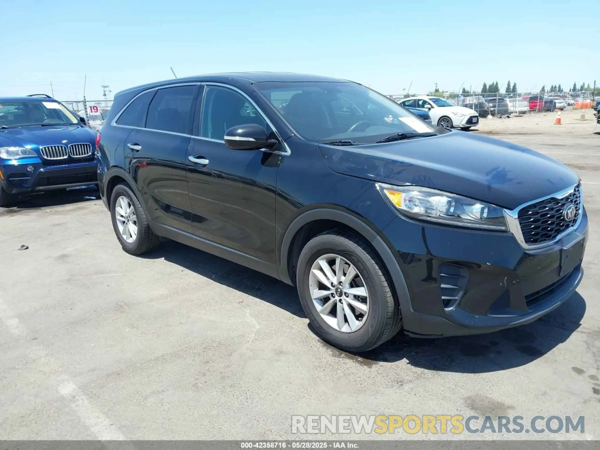 1 Photograph of a damaged car 5XYPG4A38KG573882 KIA SORENTO 2019