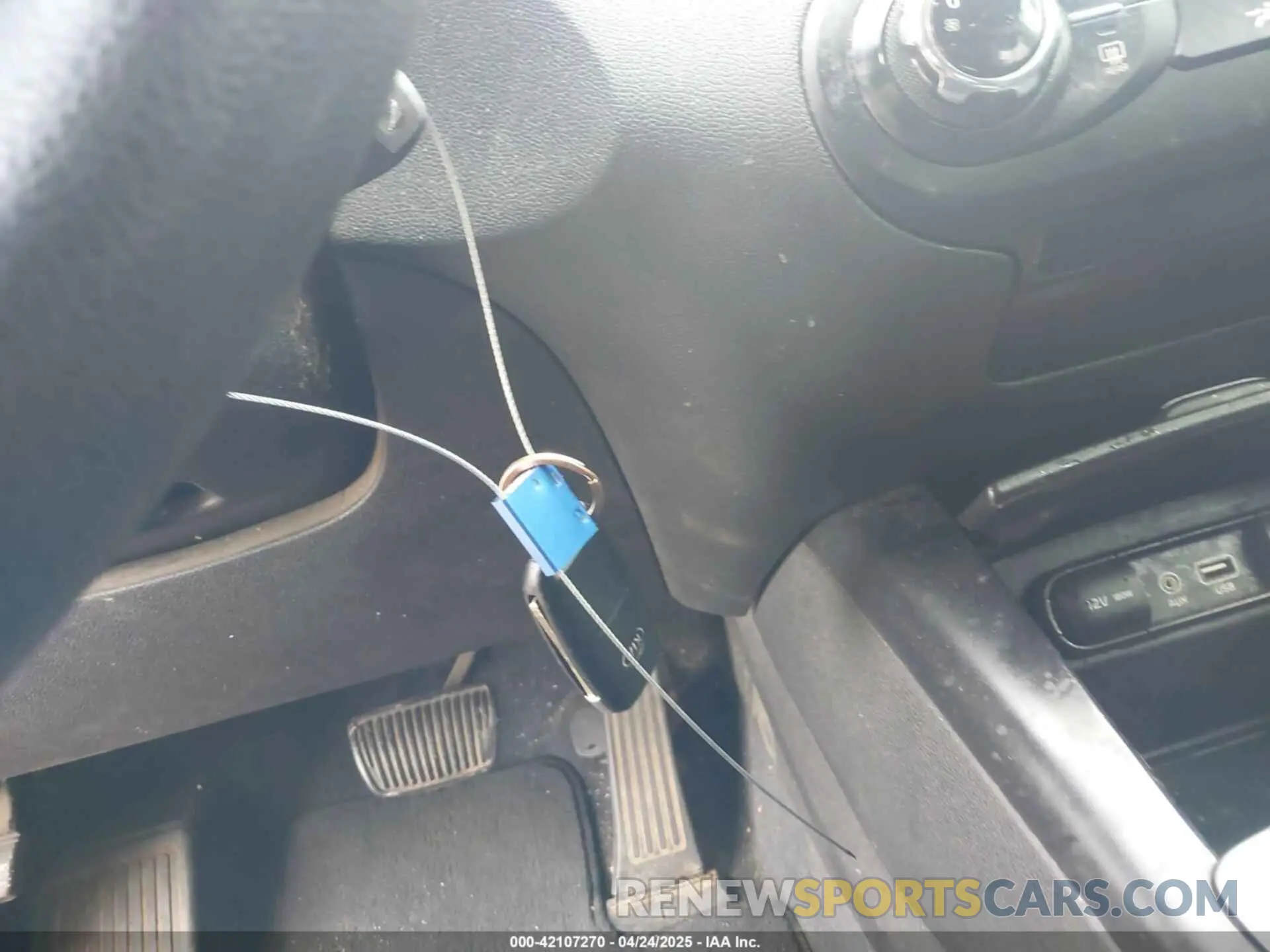 11 Photograph of a damaged car 5XYPG4A38KG576149 KIA SORENTO 2019