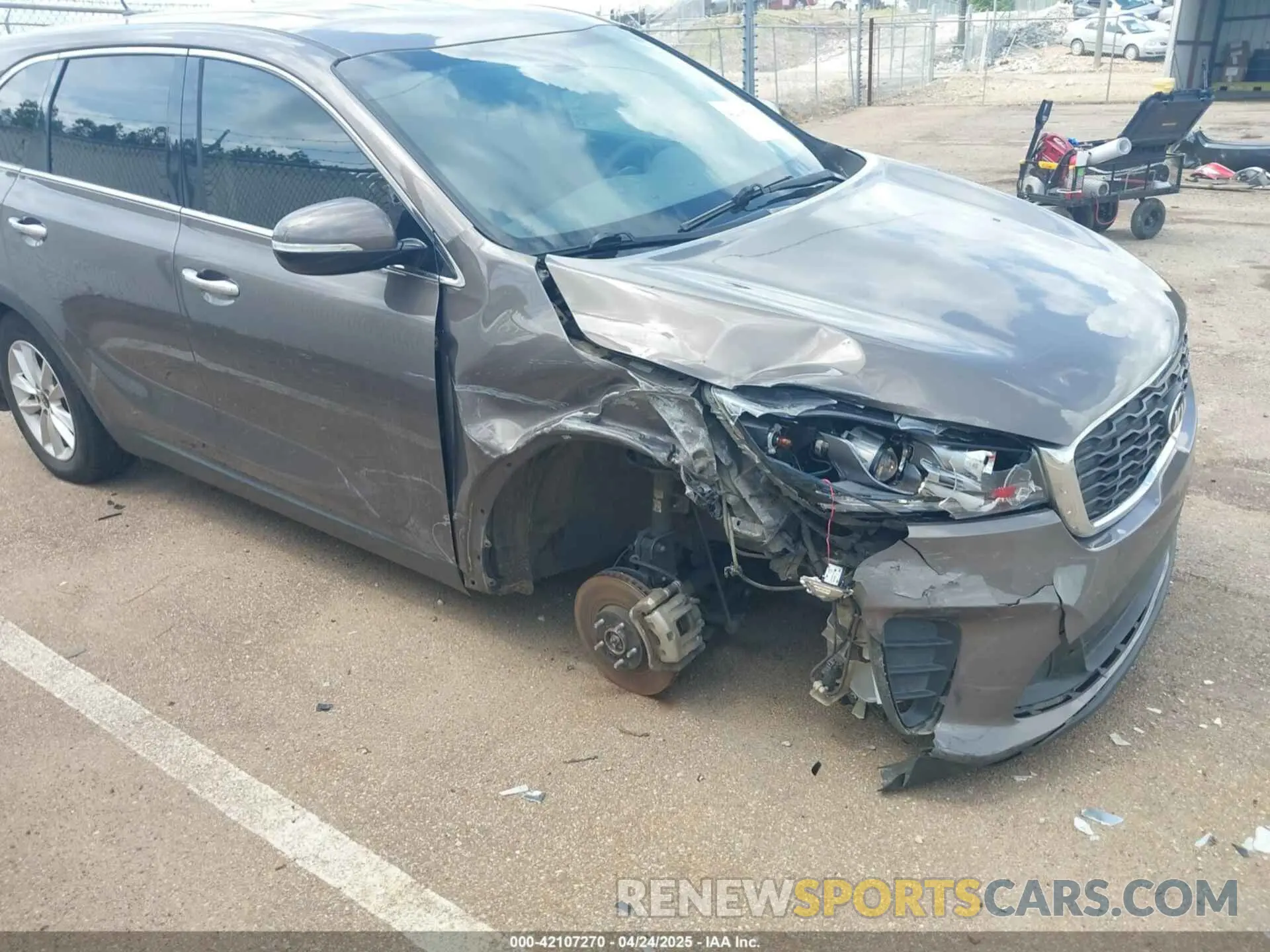 6 Photograph of a damaged car 5XYPG4A38KG576149 KIA SORENTO 2019