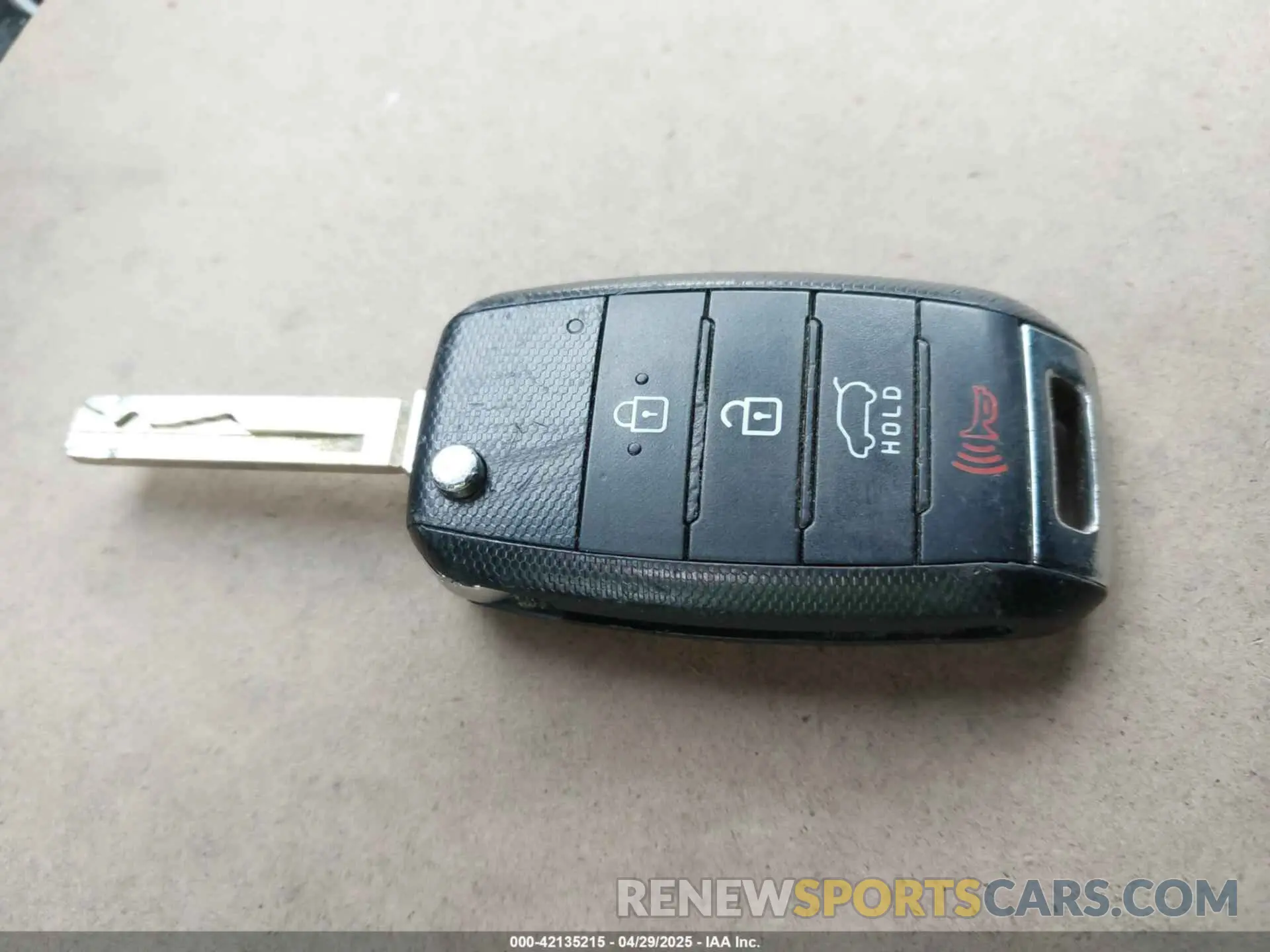 11 Photograph of a damaged car 5XYPG4A38KG576667 KIA SORENTO 2019