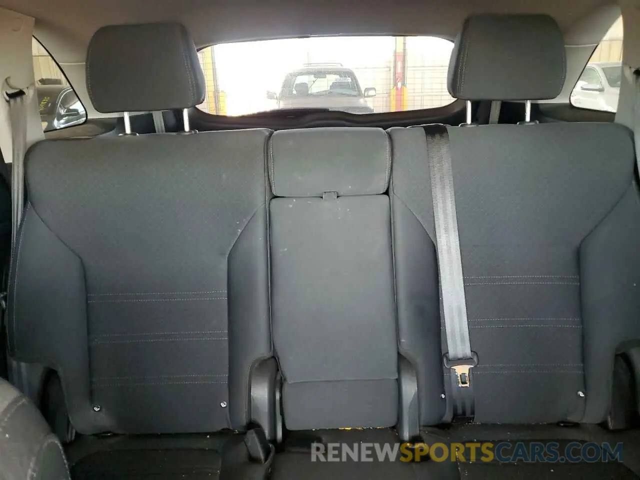 10 Photograph of a damaged car 5XYPG4A38KG579987 KIA SORENTO 2019