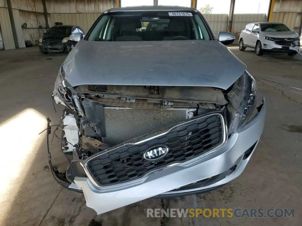 5 Photograph of a damaged car 5XYPG4A38KG579987 KIA SORENTO 2019