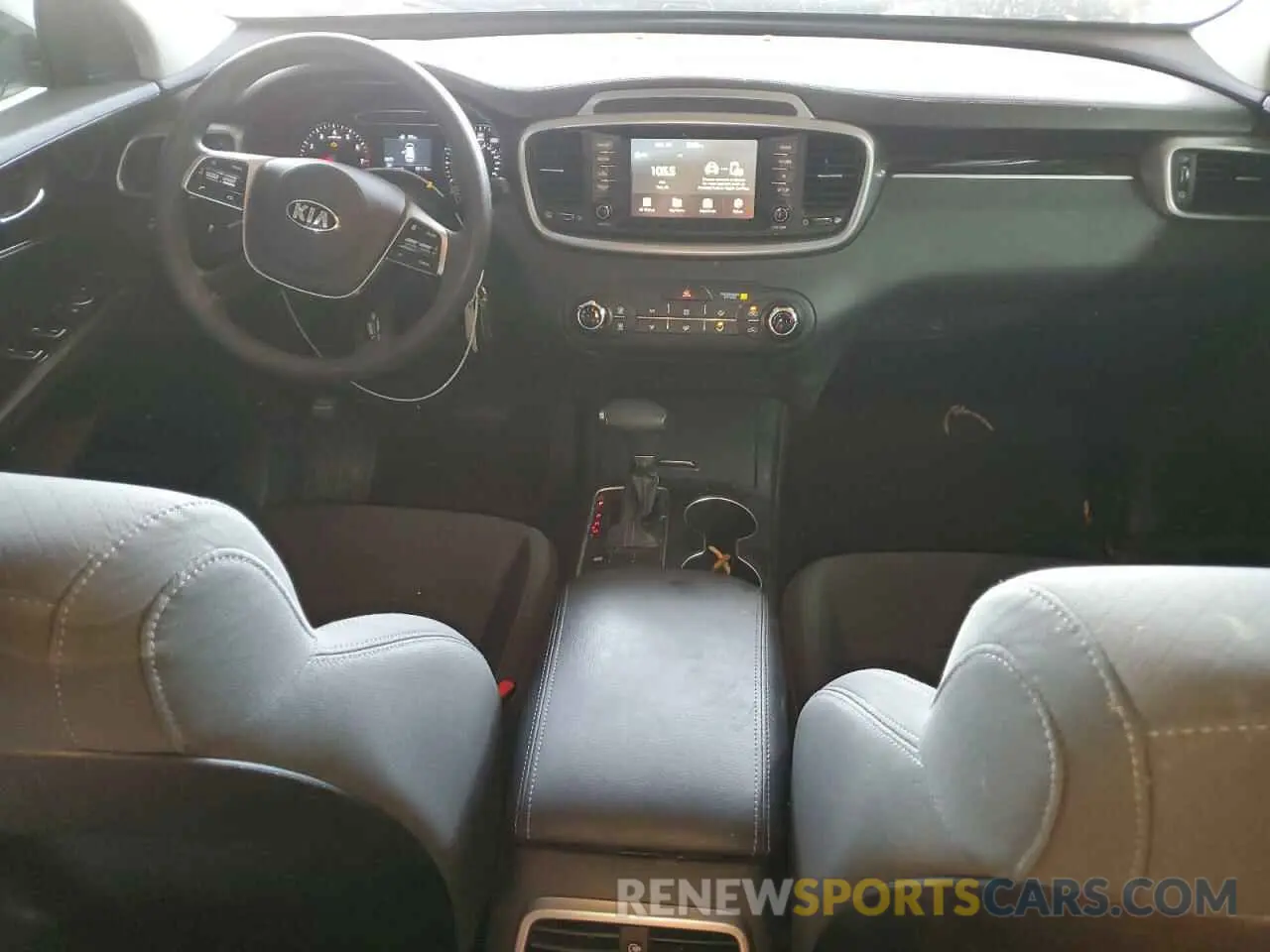 8 Photograph of a damaged car 5XYPG4A38KG579987 KIA SORENTO 2019
