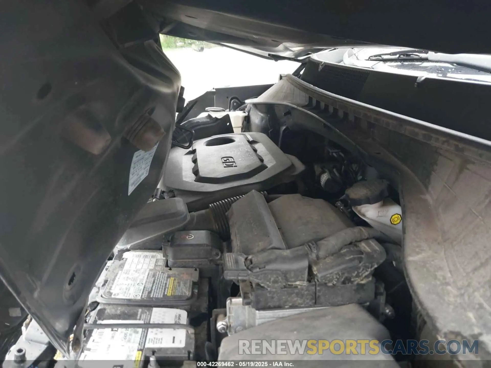 10 Photograph of a damaged car 5XYPG4A38KG581934 KIA SORENTO 2019