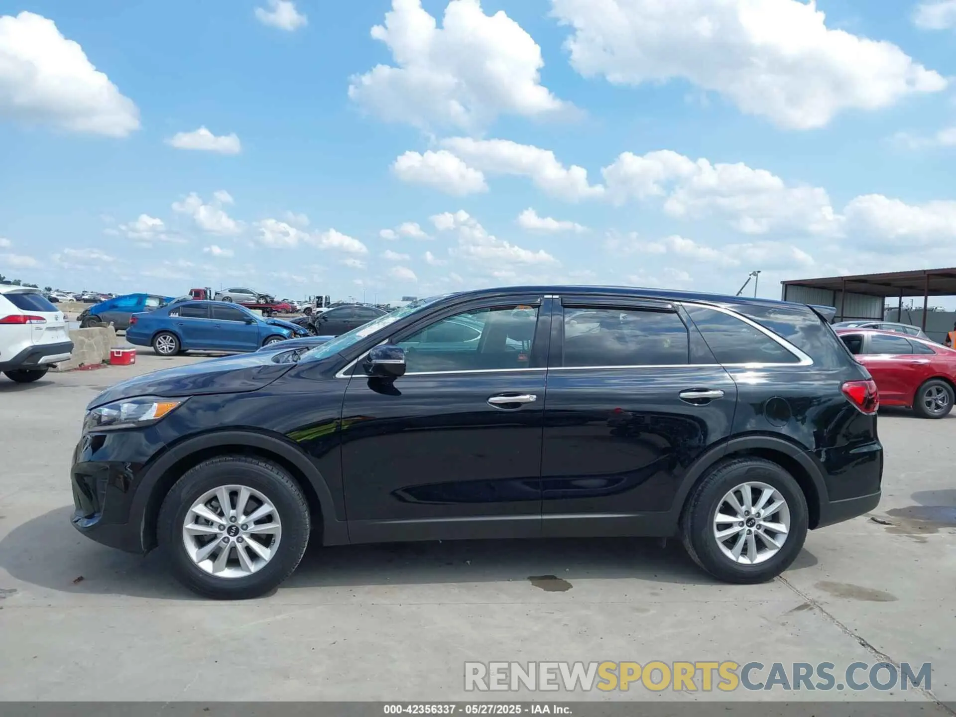 15 Photograph of a damaged car 5XYPG4A38KG587796 KIA SORENTO 2019